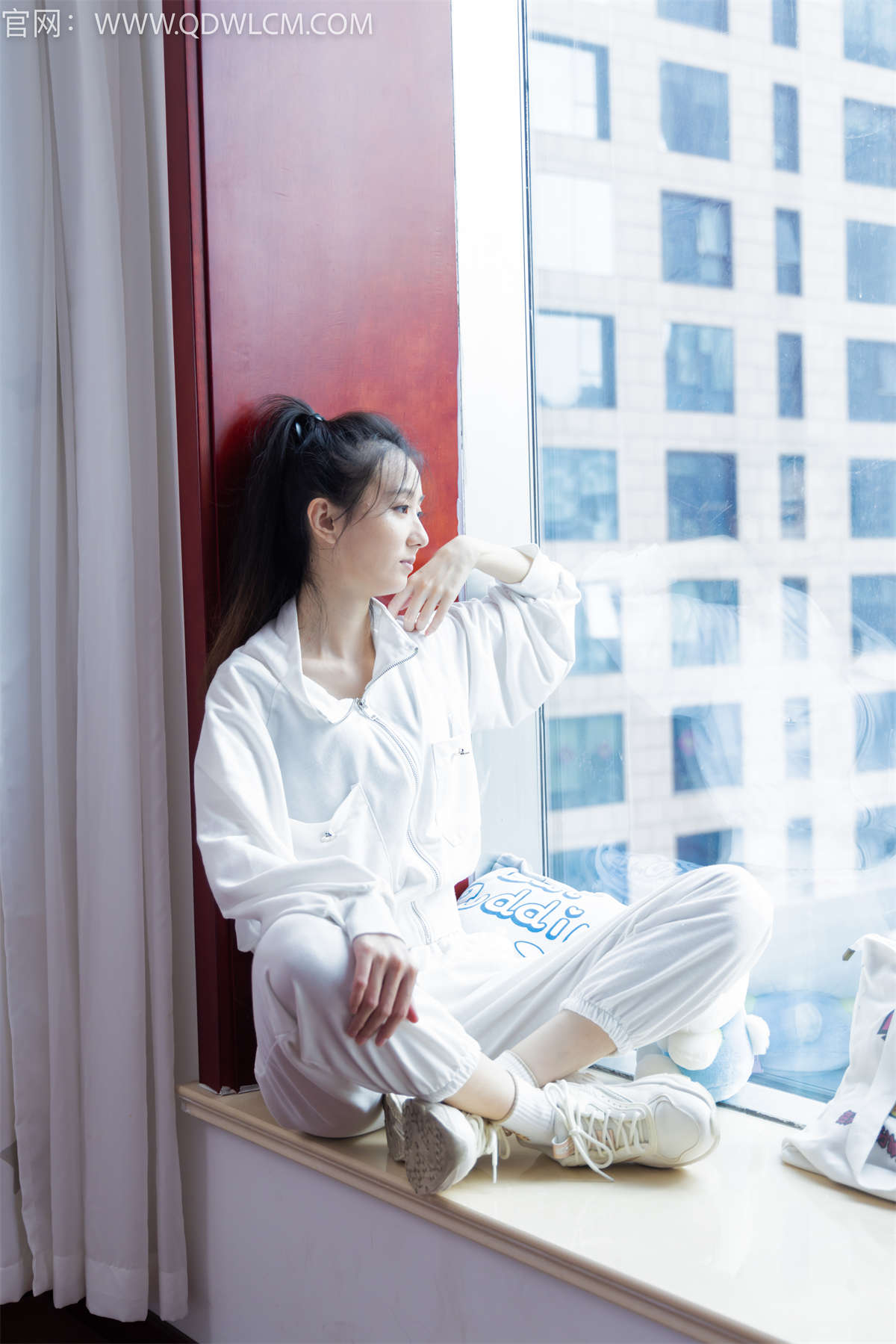 物恋传媒 NO.1377 木木-神秘的森林-日更街拍