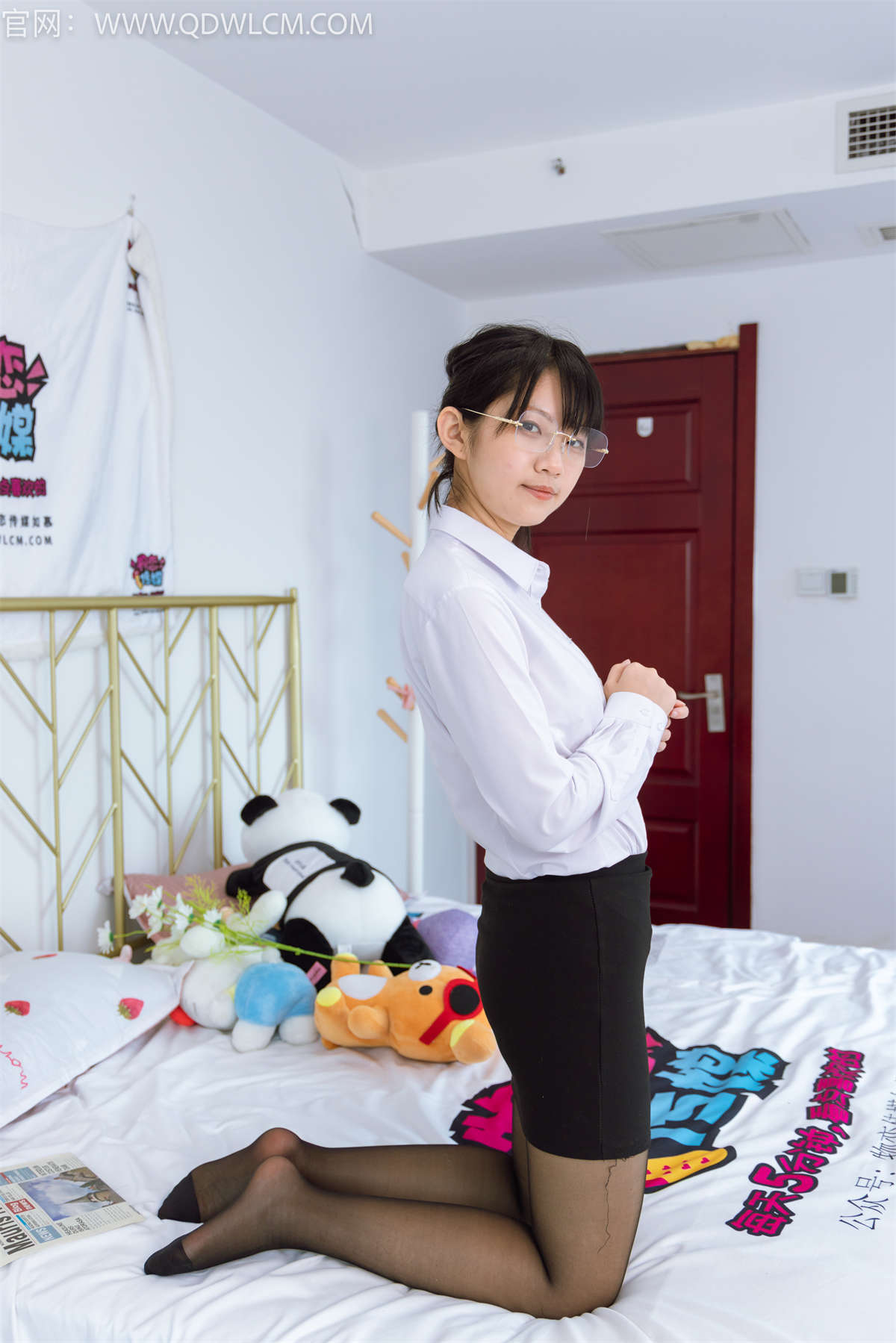 图片[2]-物恋传媒 NO.1378 暗月-雪花飘飘（盲盒1）-日更街拍