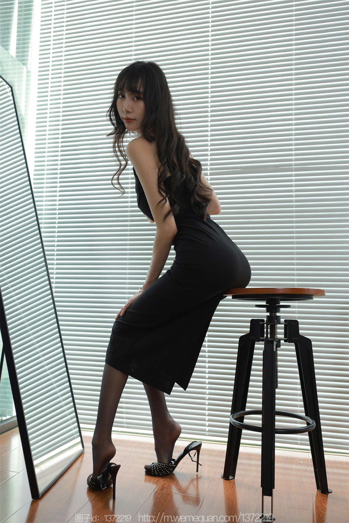 IESS异思趣向 2023.05.07 丝享家1444：团团 雷丝少女-日更街拍