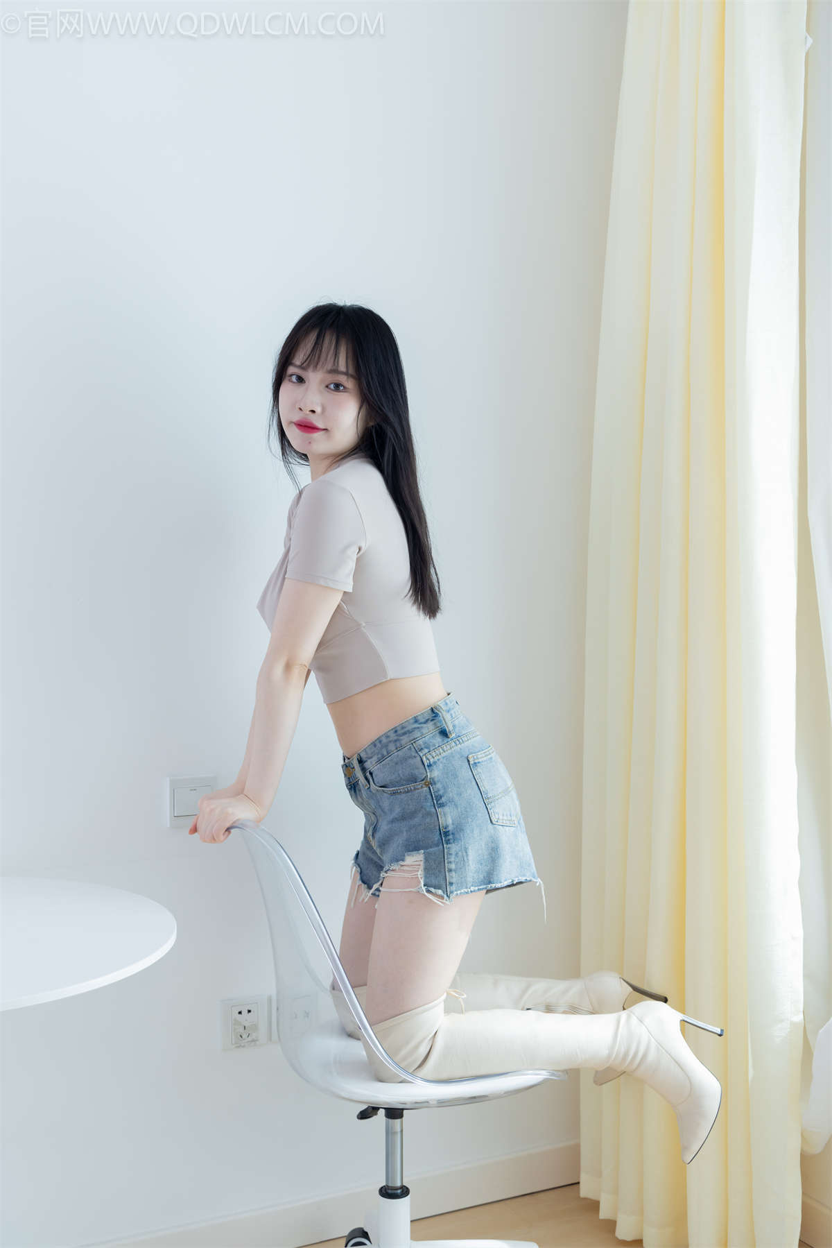 物恋传媒 NO.1930 小酒-如果爱忘了-日更街拍