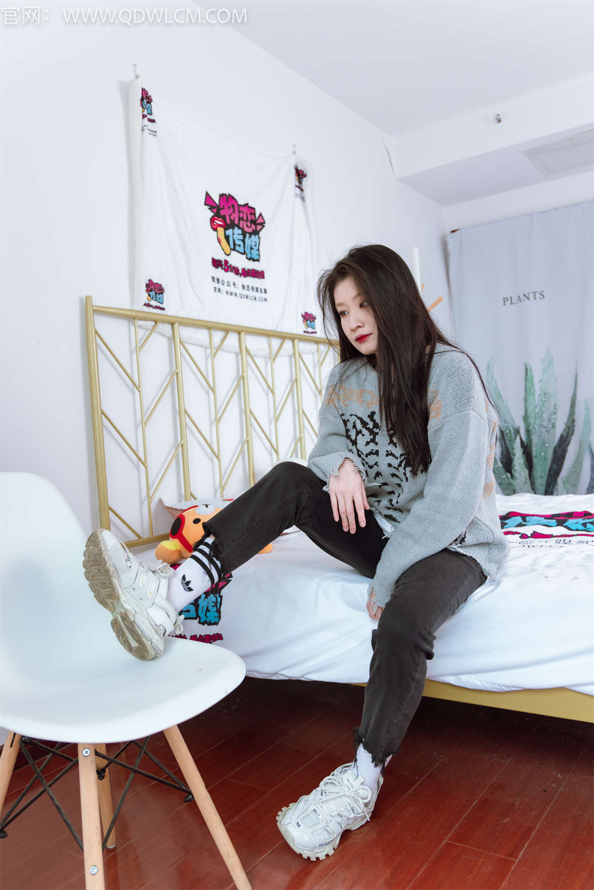 物恋传媒 NO.1380 珂珂-杏花微雨（盲盒3）-日更街拍