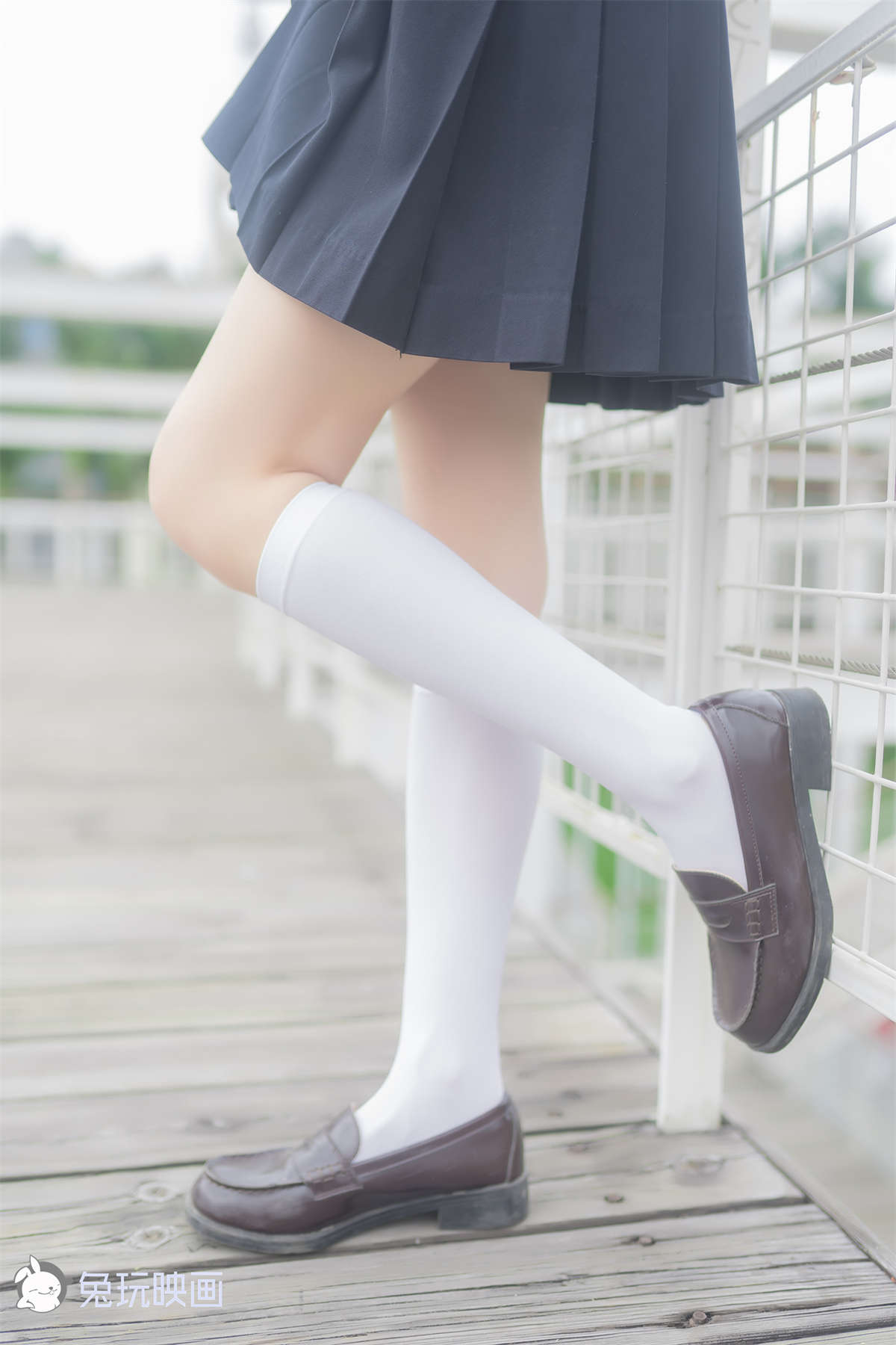 图片[2]-兔玩映画 C11.007 阴天里的白丝-日更街拍