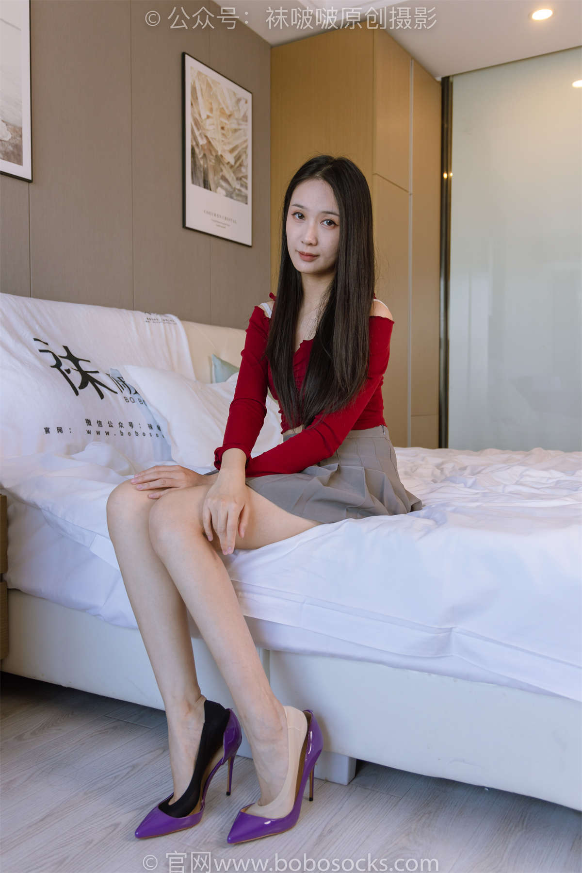 图片[2]-袜啵啵 No.190 小安-两双高跟鞋、两双船袜（鸳鸯色）、裸足 花絮版-日更街拍