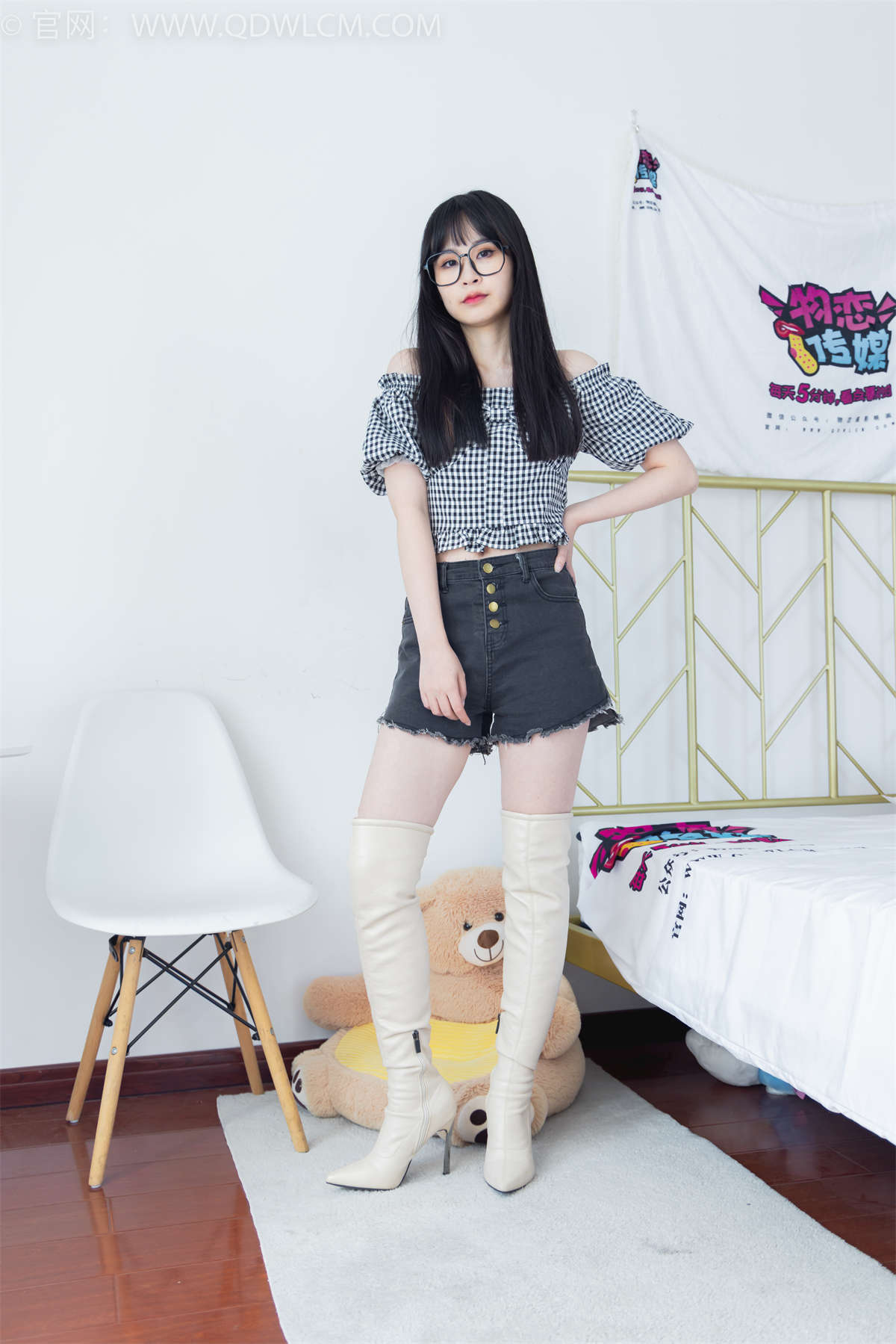 物恋传媒 NO.1446 兮兮-阳光甜蜜蜜-日更街拍