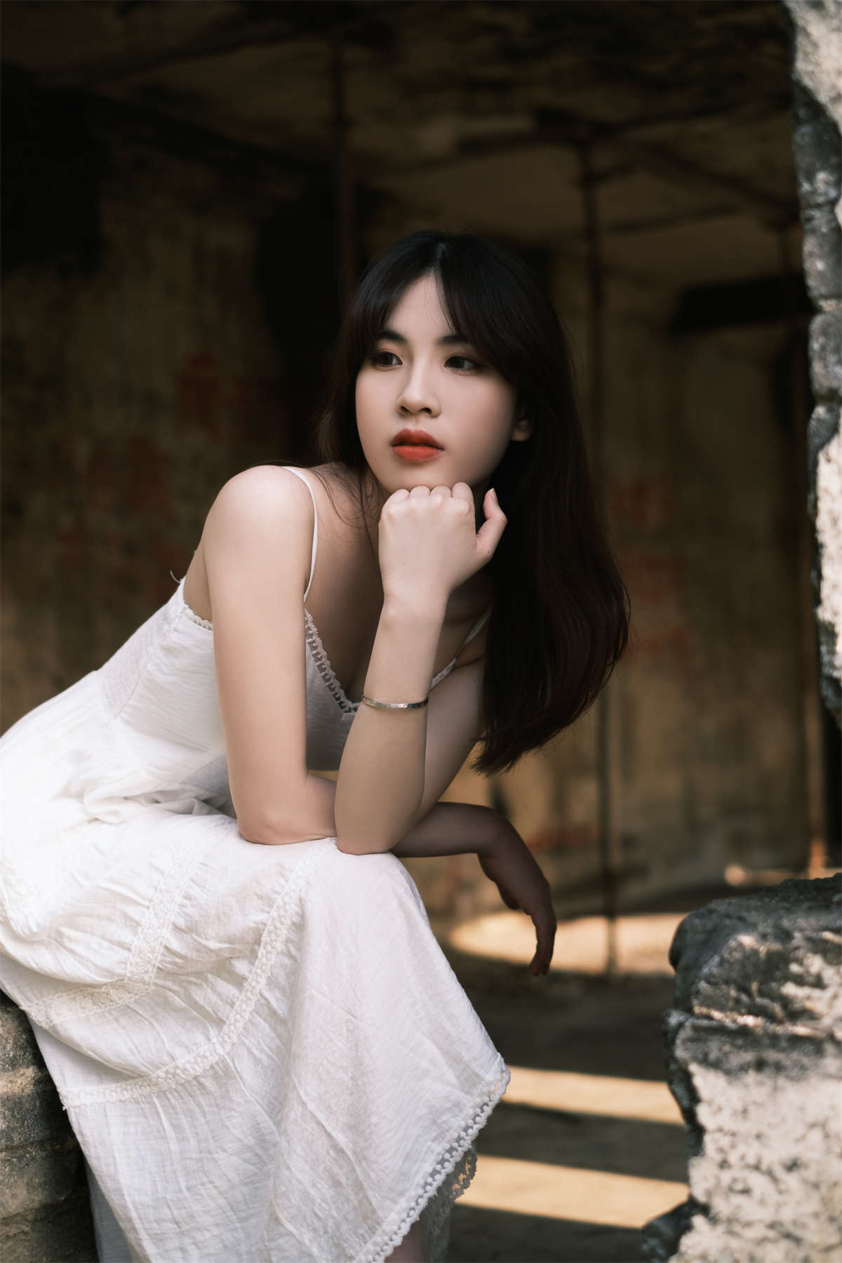 图片[2]-YITUYU艺图语 2022.04.21 破旧的回忆 丹妮-日更街拍