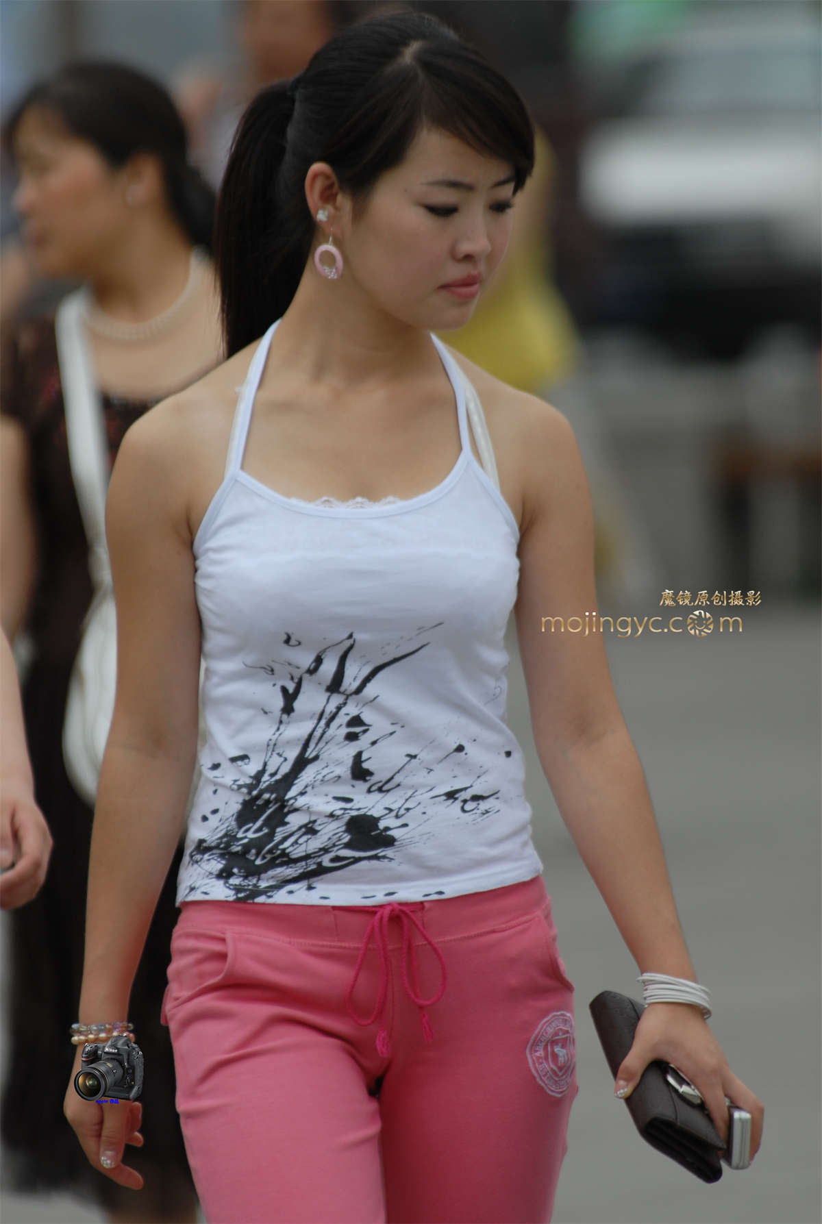 图片[2]-2016-05-08清秀好身材小妹22张-日更街拍