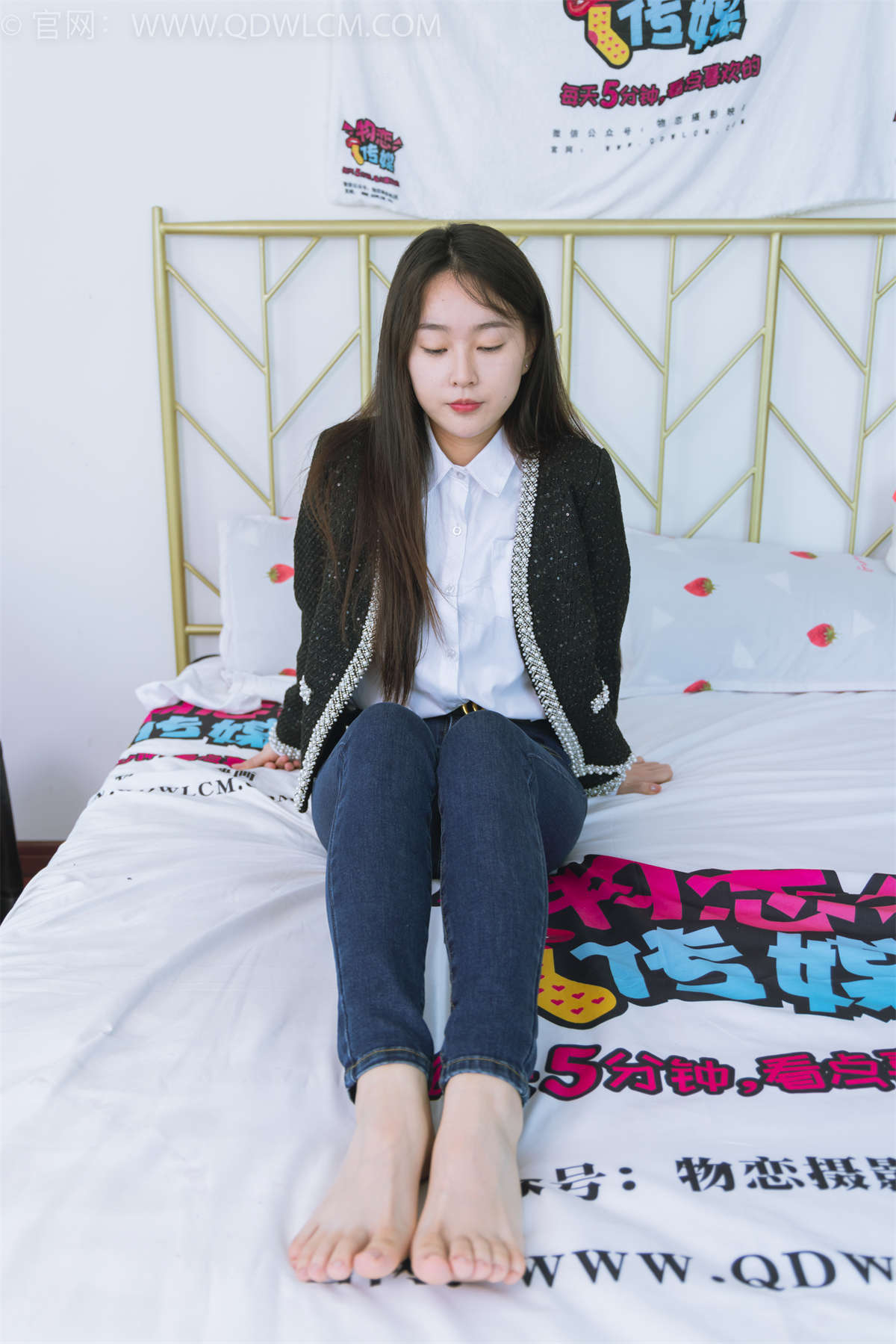 物恋传媒 NO.1595 美兔-繁花盛开-日更街拍