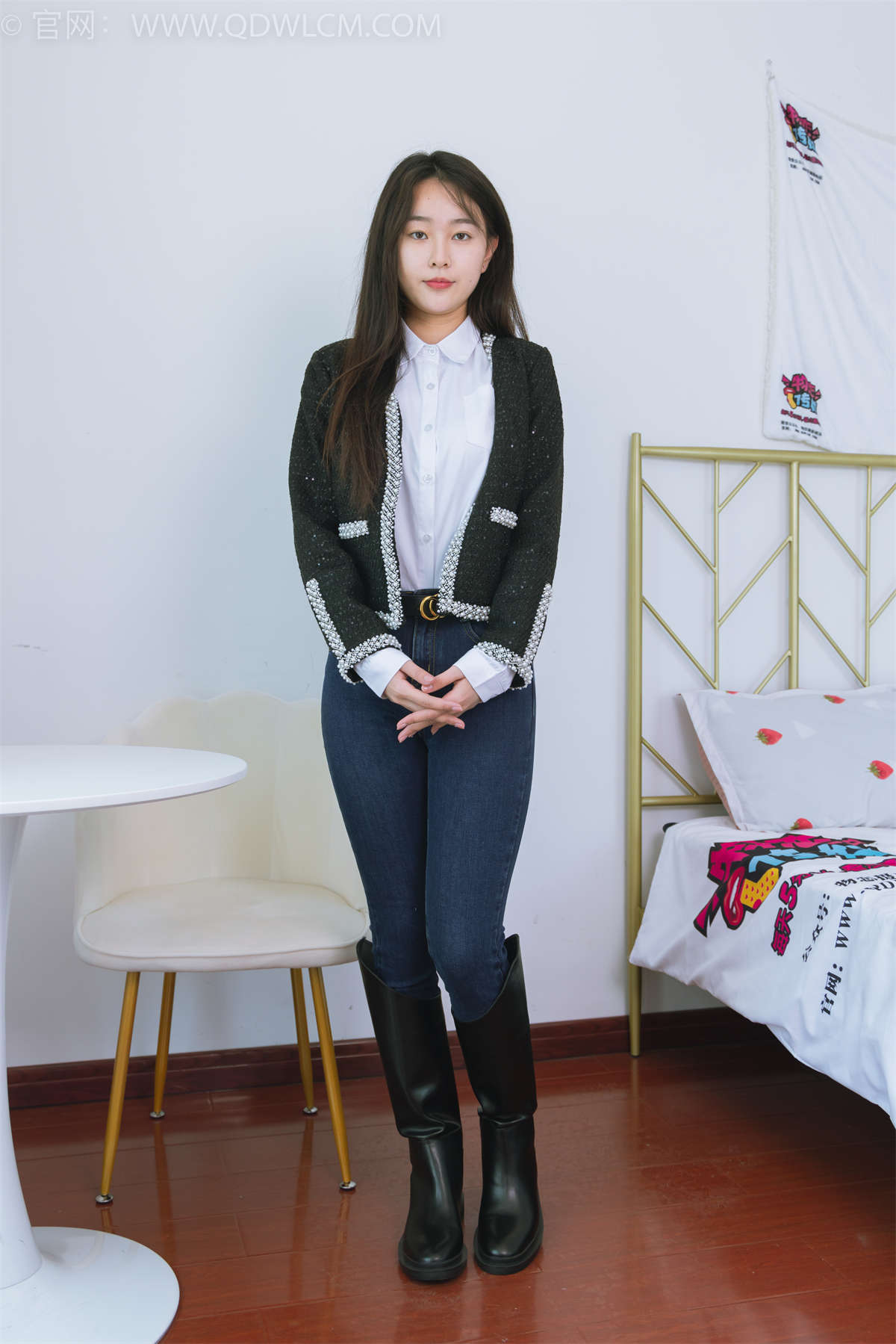 图片[2]-物恋传媒 NO.1595 美兔-繁花盛开-日更街拍