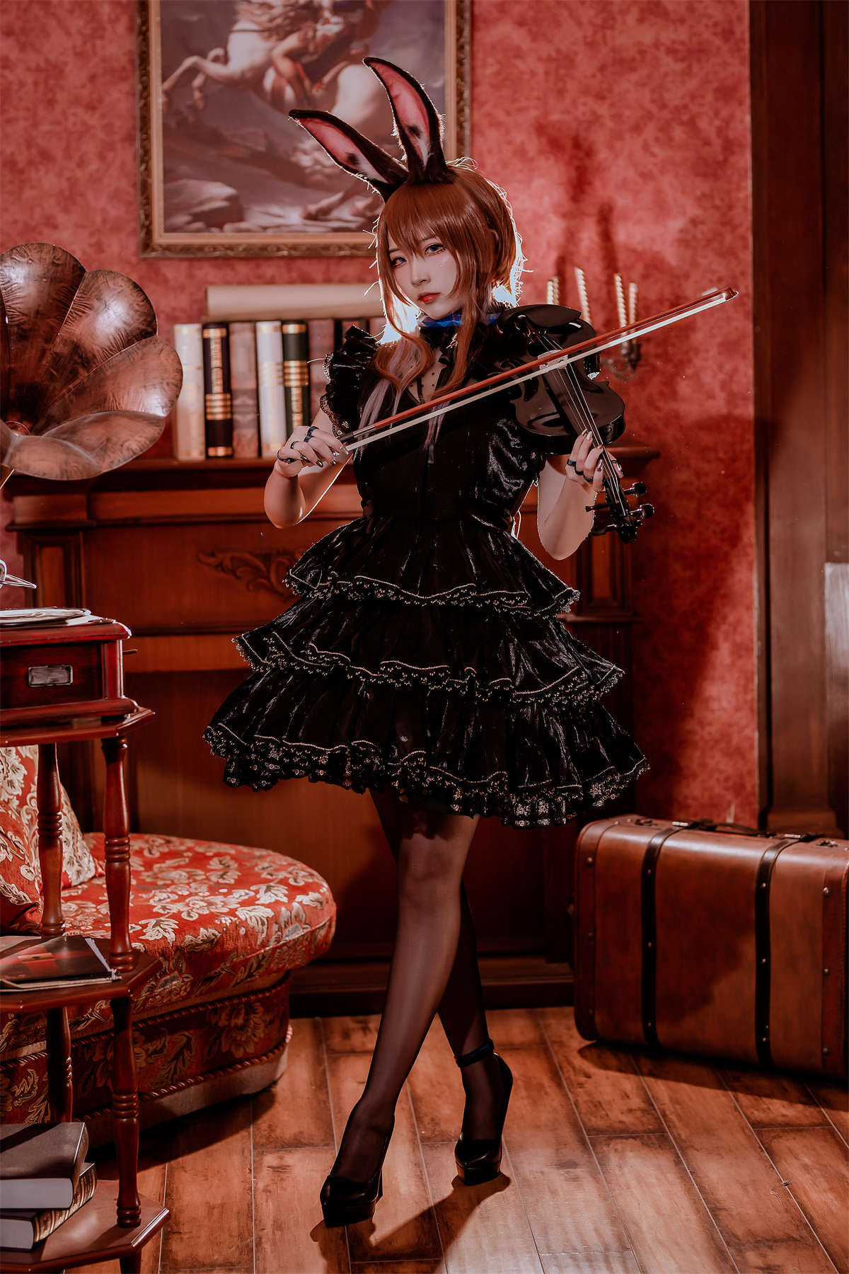 图片[2]-高产型Coser-二佐Nisa 方舟阿米娅音乐会-日更街拍