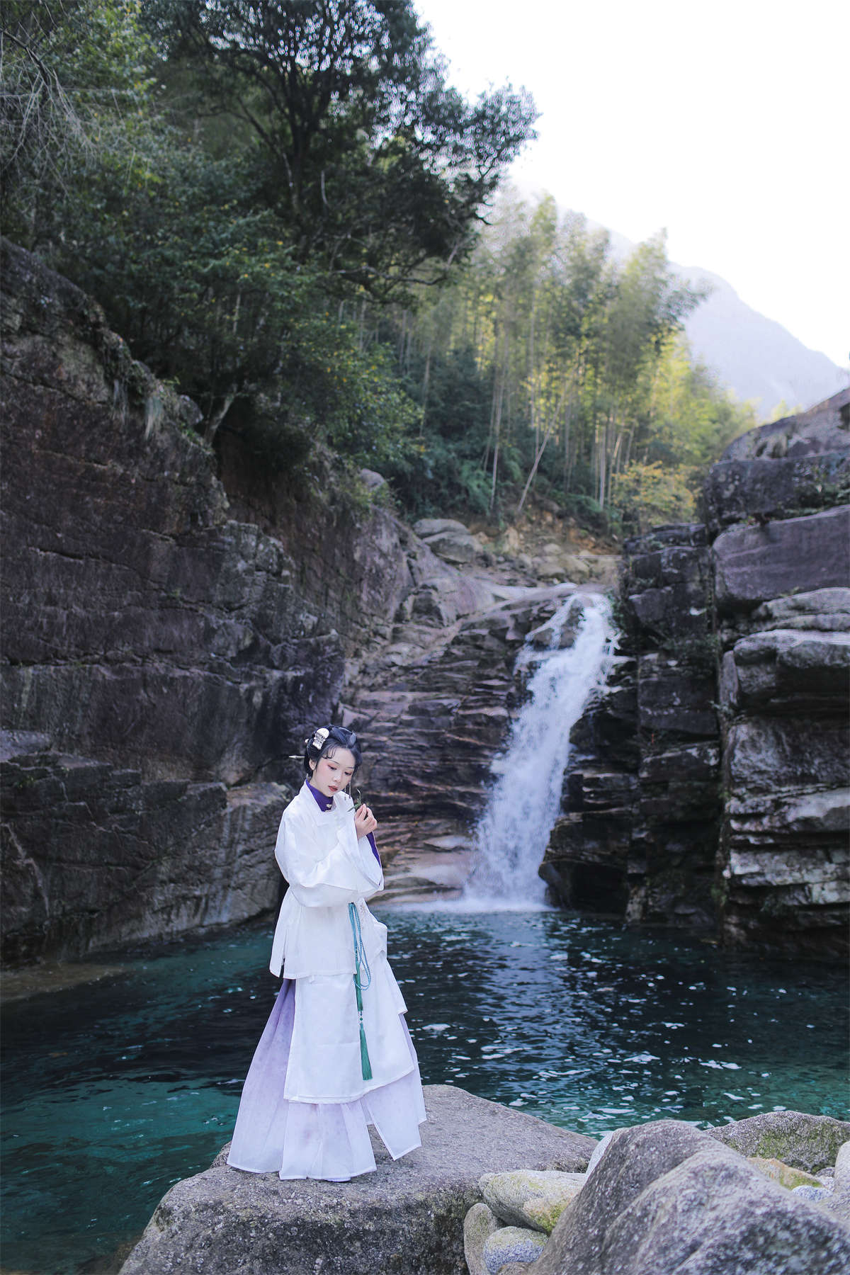 图片[2]-YITUYU艺图语 2022.04.21 枕石听泉 槐枝--日更街拍