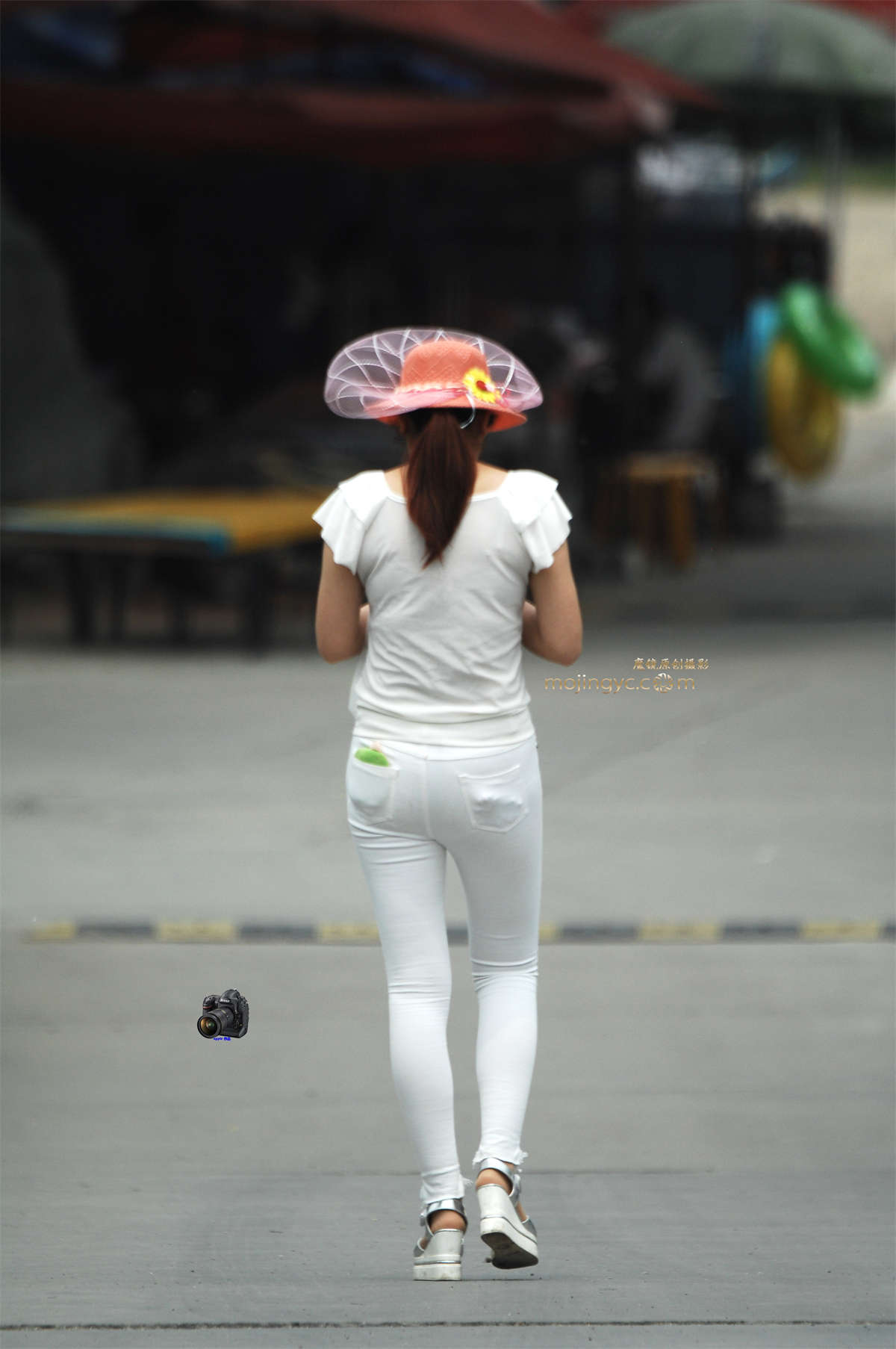 图片[2]-2016-05-11紧身白裤熟女15张-日更街拍