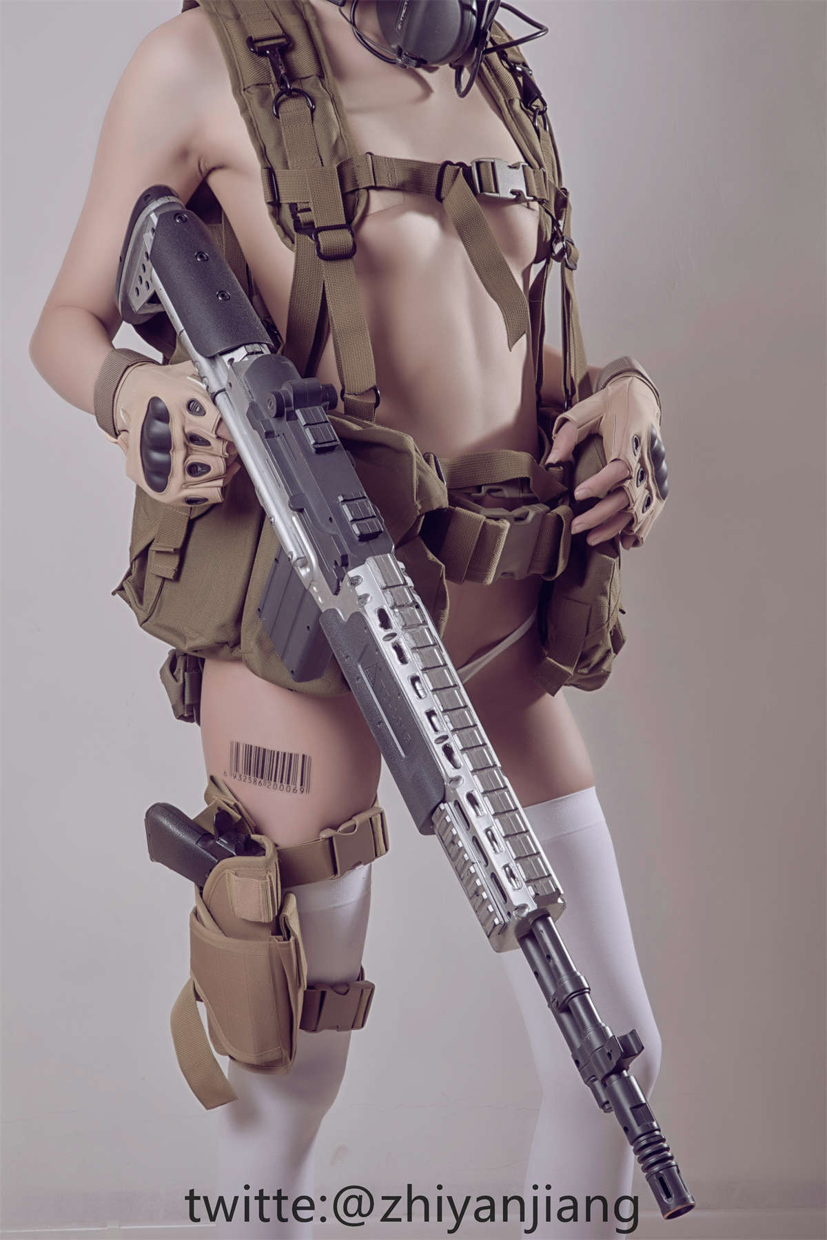 图片[2]-稚颜酱 今晚吃鸡吗-日更街拍