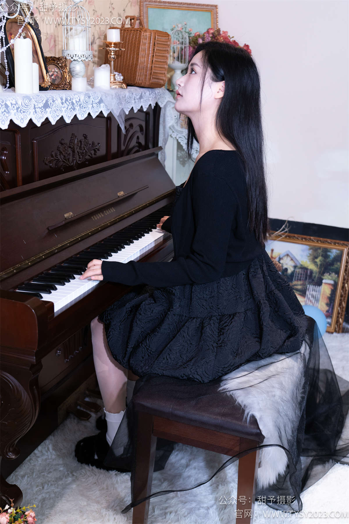 甜予摄影002期：澜澜-拖鞋、白棉袜、肉丝（脚尖加固款）完整版-日更街拍