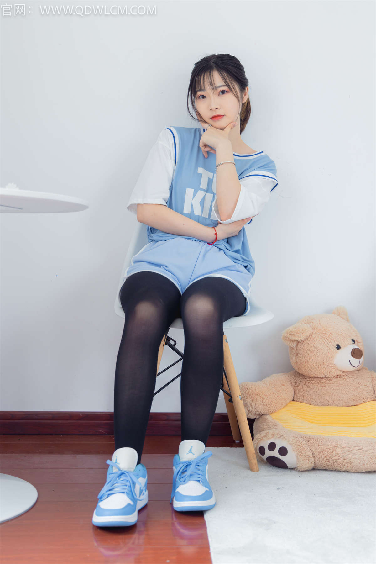 物恋传媒 NO.1317 挽挽-雅俗共赏-日更街拍