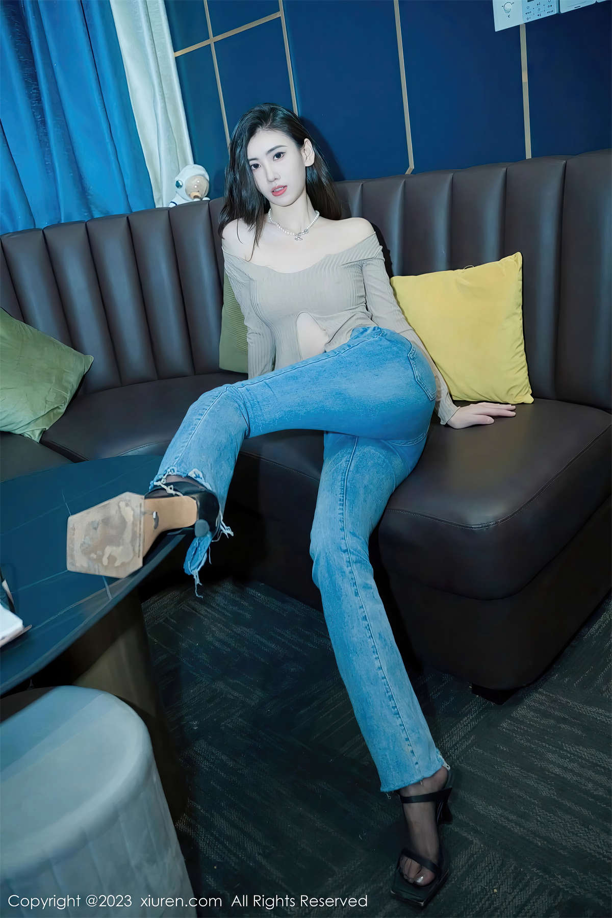 图片[2]-Xiuren秀人网 2023.07.07 No.7041 章芃芃-日更街拍