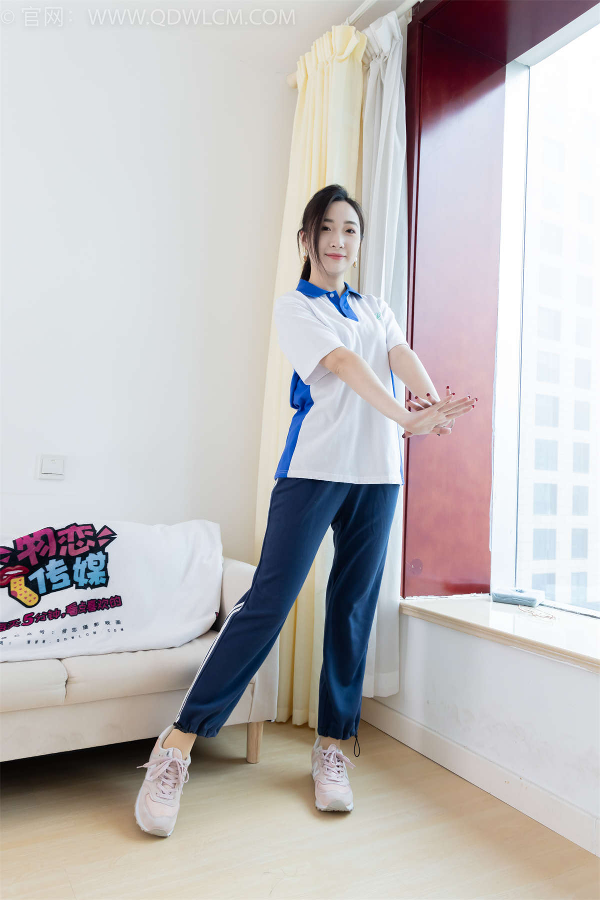 图片[2]-物恋传媒 NO.2314 恬恬-运动鞋、厚肉丝、校服裤里丝-日更街拍