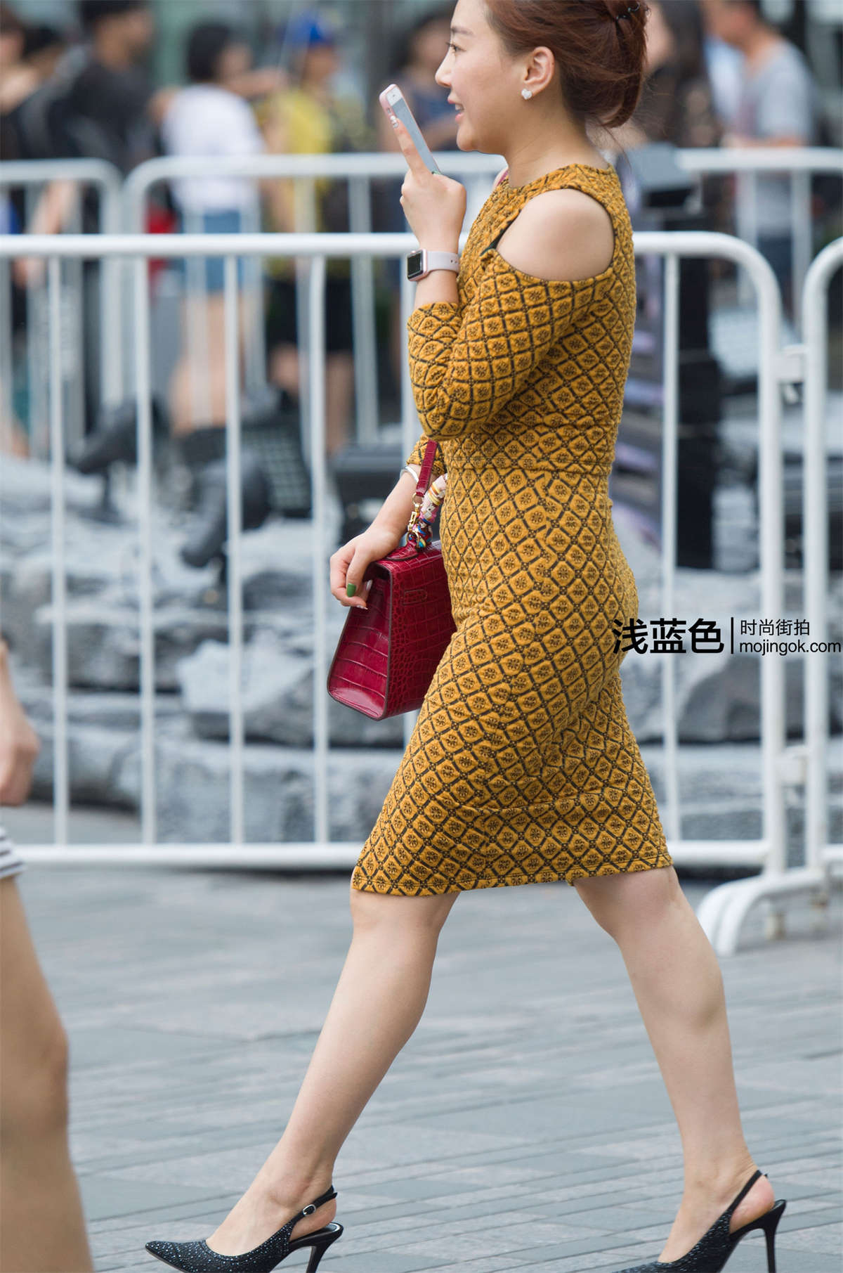 曲线美臀（19p）-日更街拍