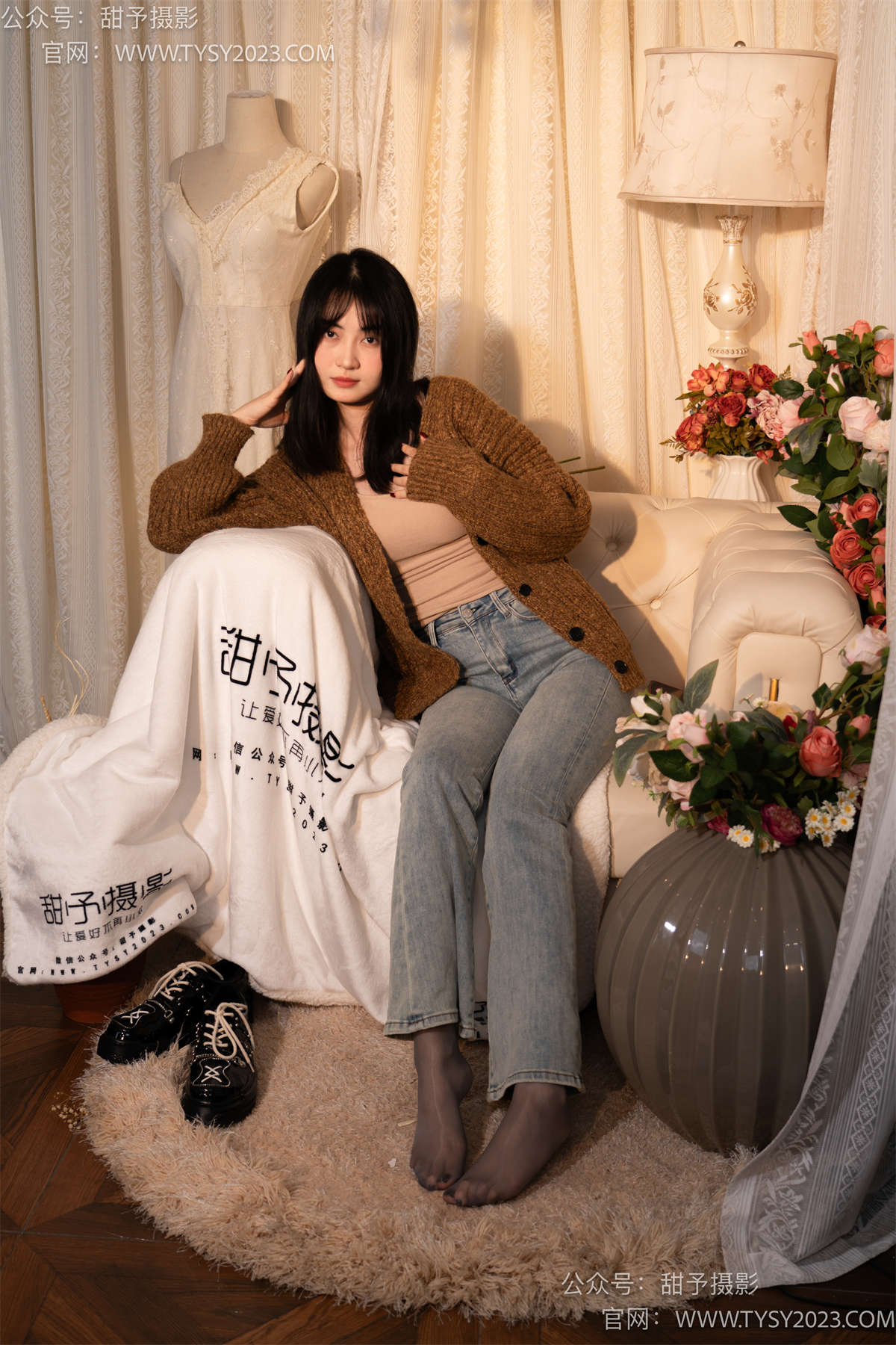 图片[2]-甜予摄影031期：小野-皮鞋、白棉袜、油量灰丝（脚尖透明款、裤里丝）完整版-日更街拍