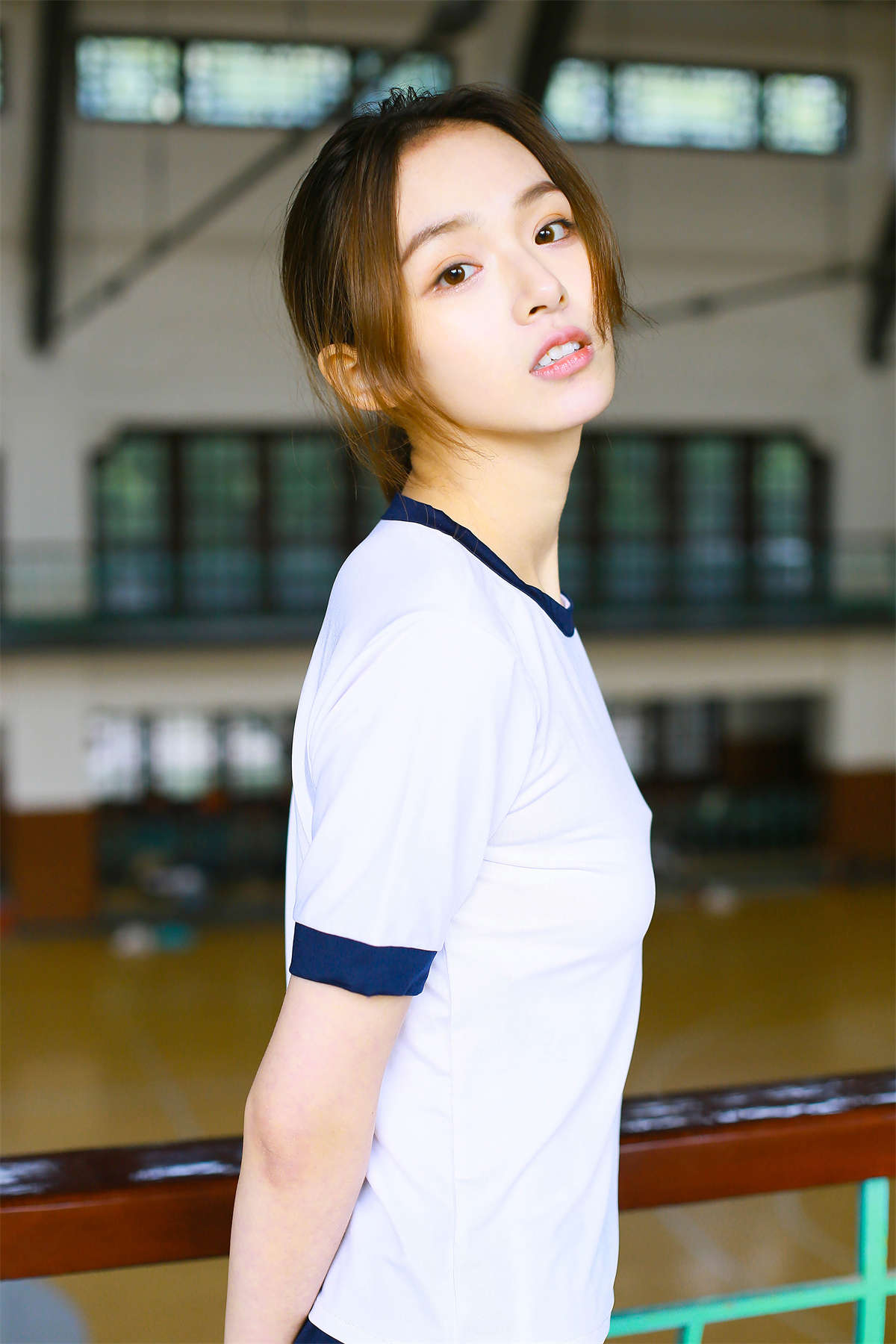 YITUYU艺图语 2024.04.19 逆光下的体育馆 朱云慧大魔王插图1