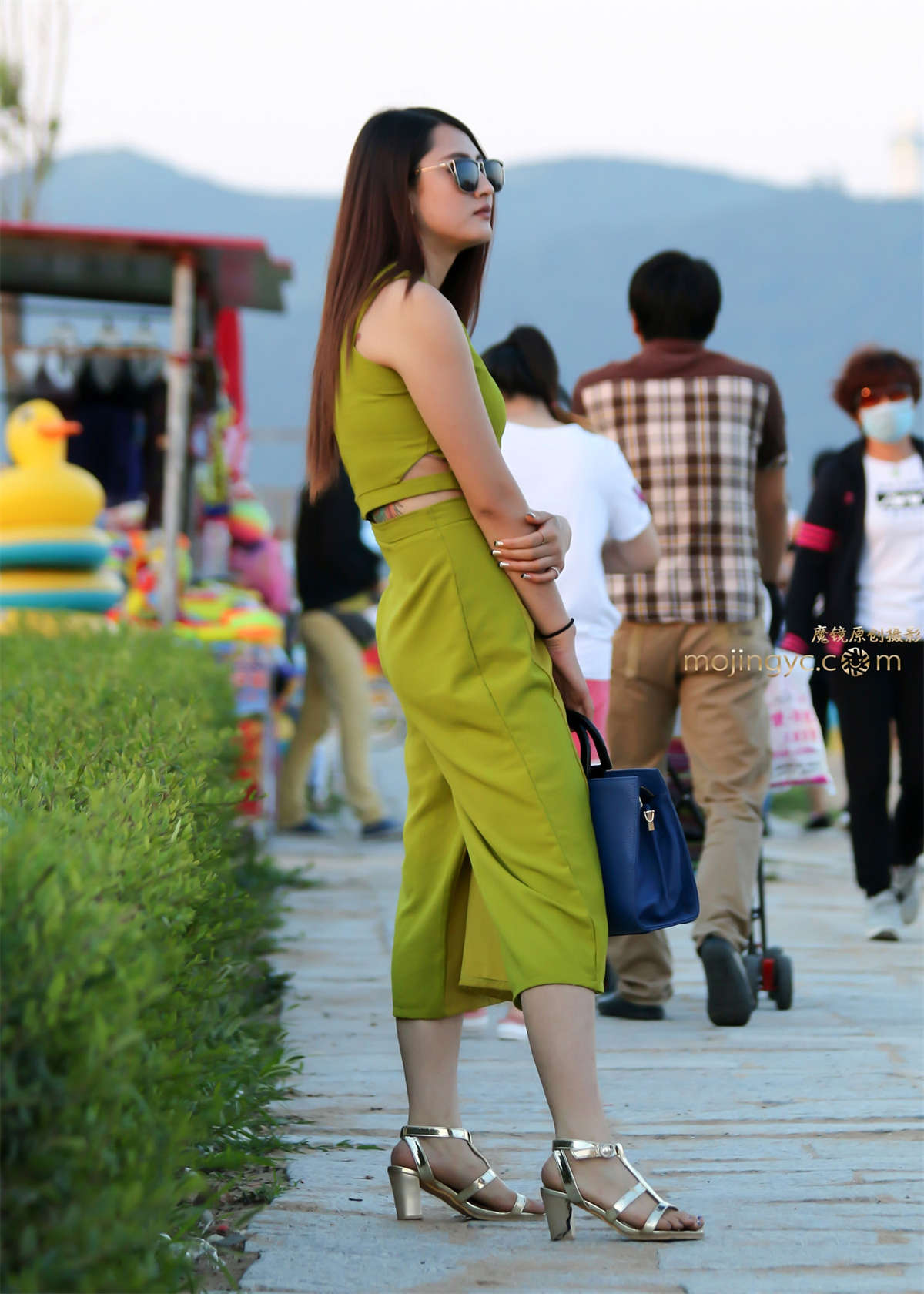 图片[2]-第565篇★阔腿绿裤套装，酷酷的妞★-16P-日更街拍