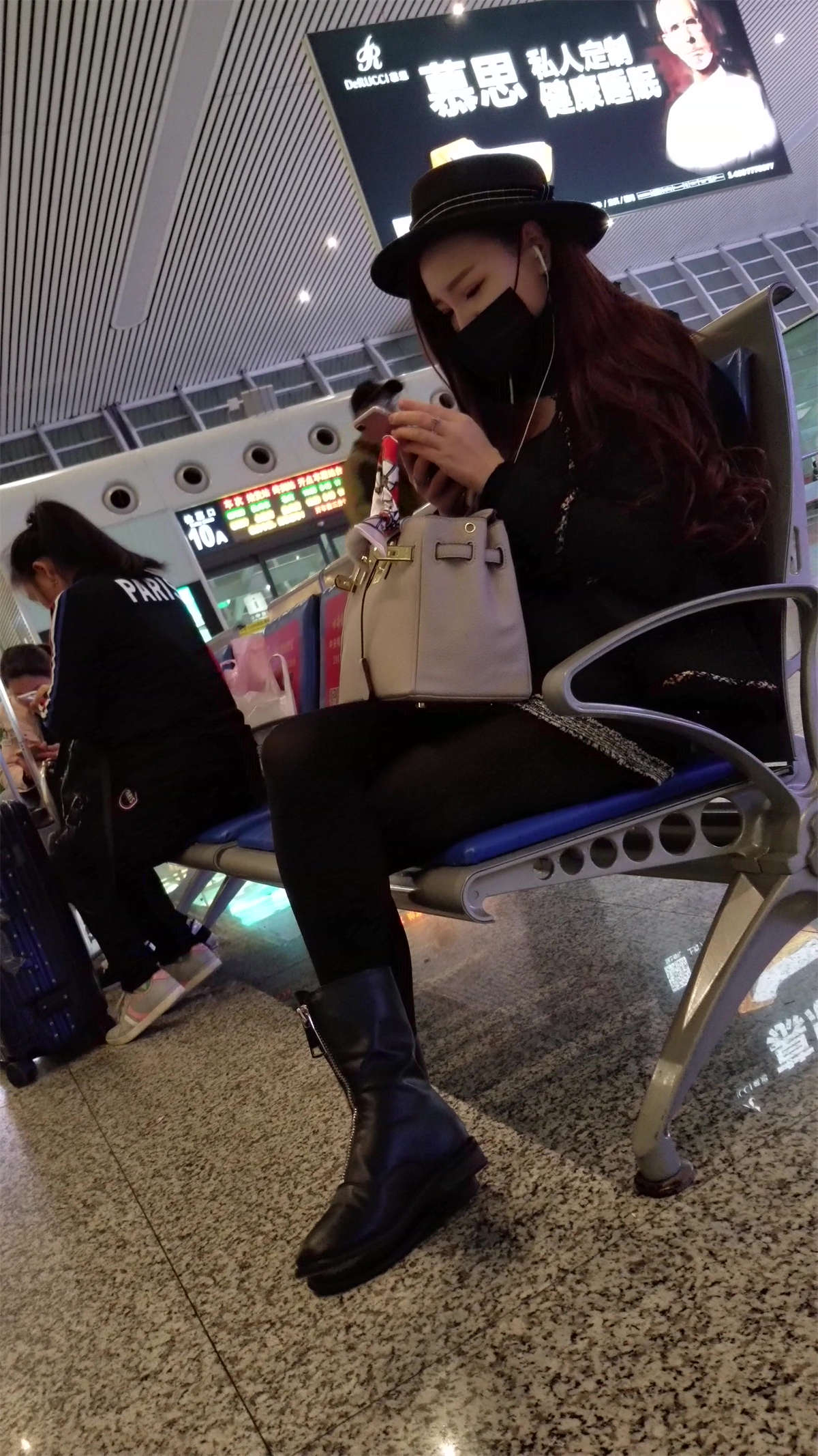 [4K高清视频]黑色系黑口罩漂亮美女姐姐-日更街拍
