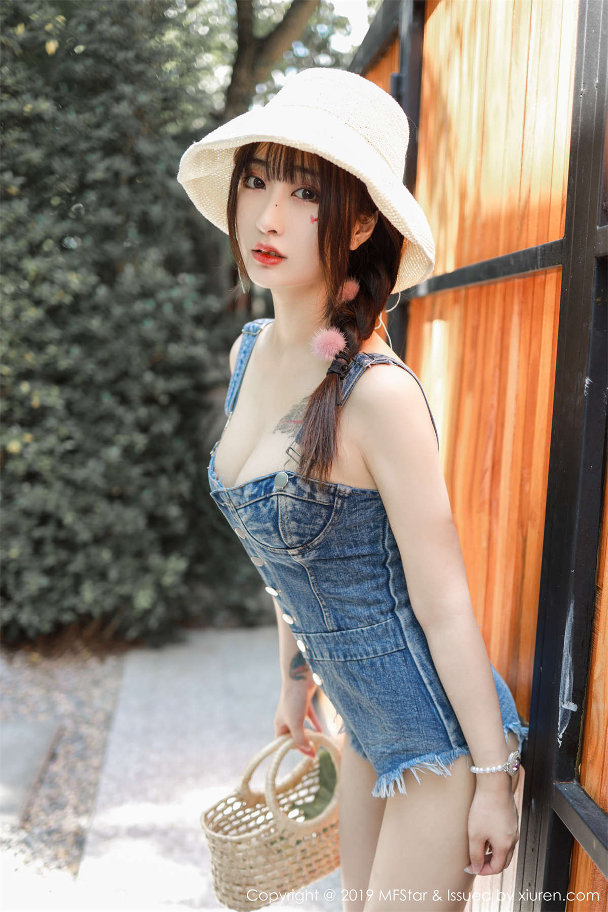 MFStar模范学院 2019.11.11 VOL.228 Betty林子欣-日更街拍