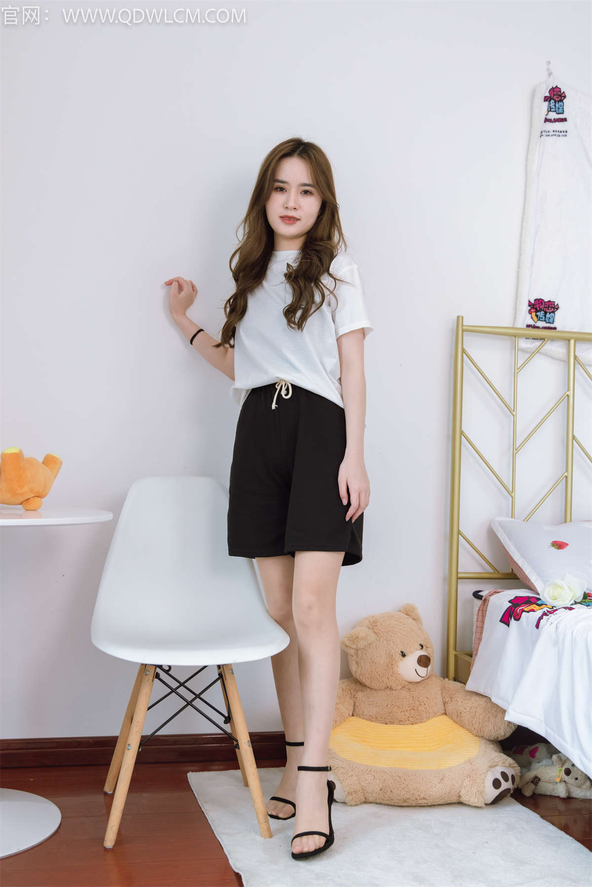 物恋传媒 NO.1257 草莓-凛冬散去-日更街拍