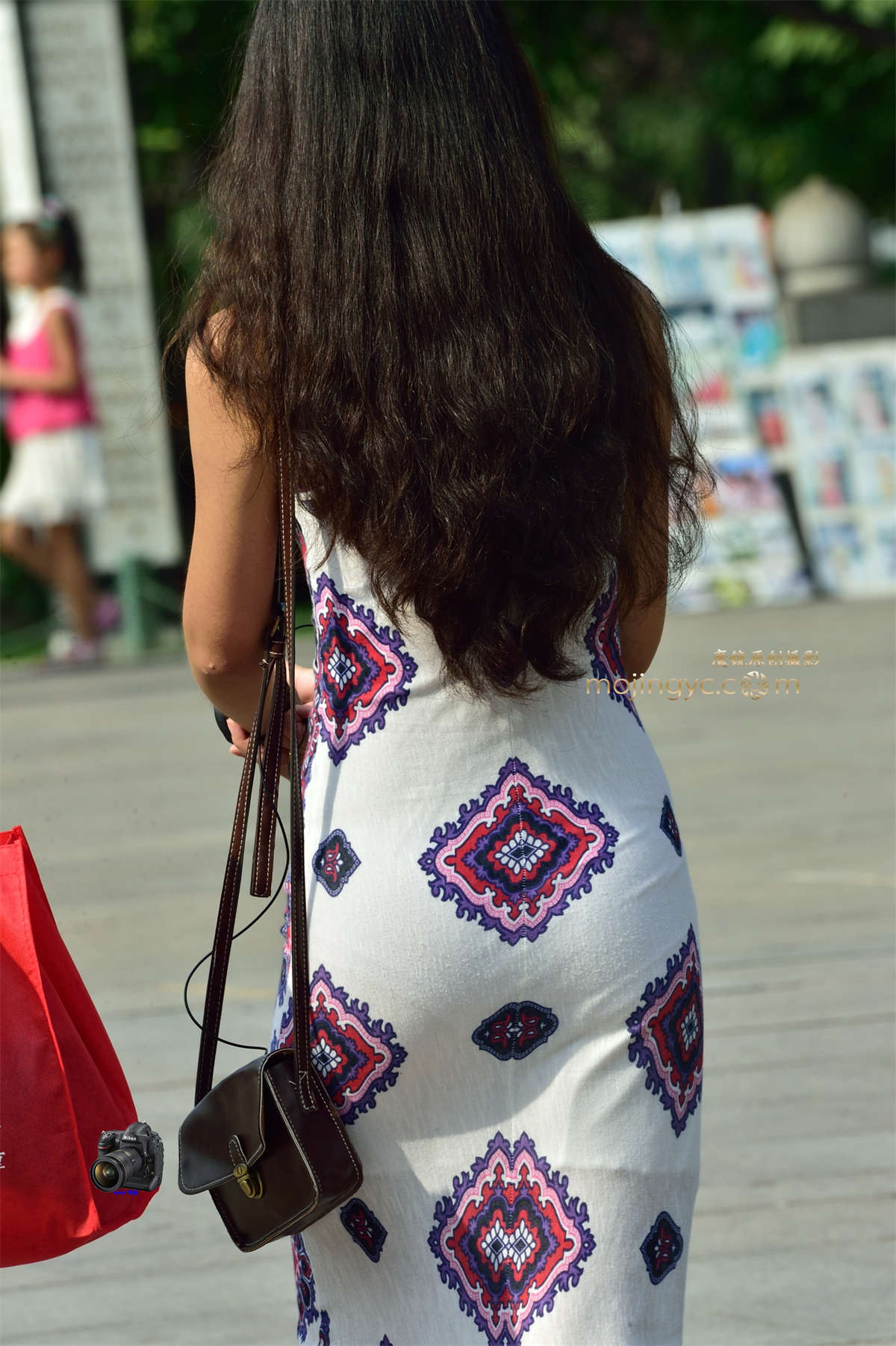 图片[2]-2016-05-23丰满紧薄长裙少妇15张-日更街拍