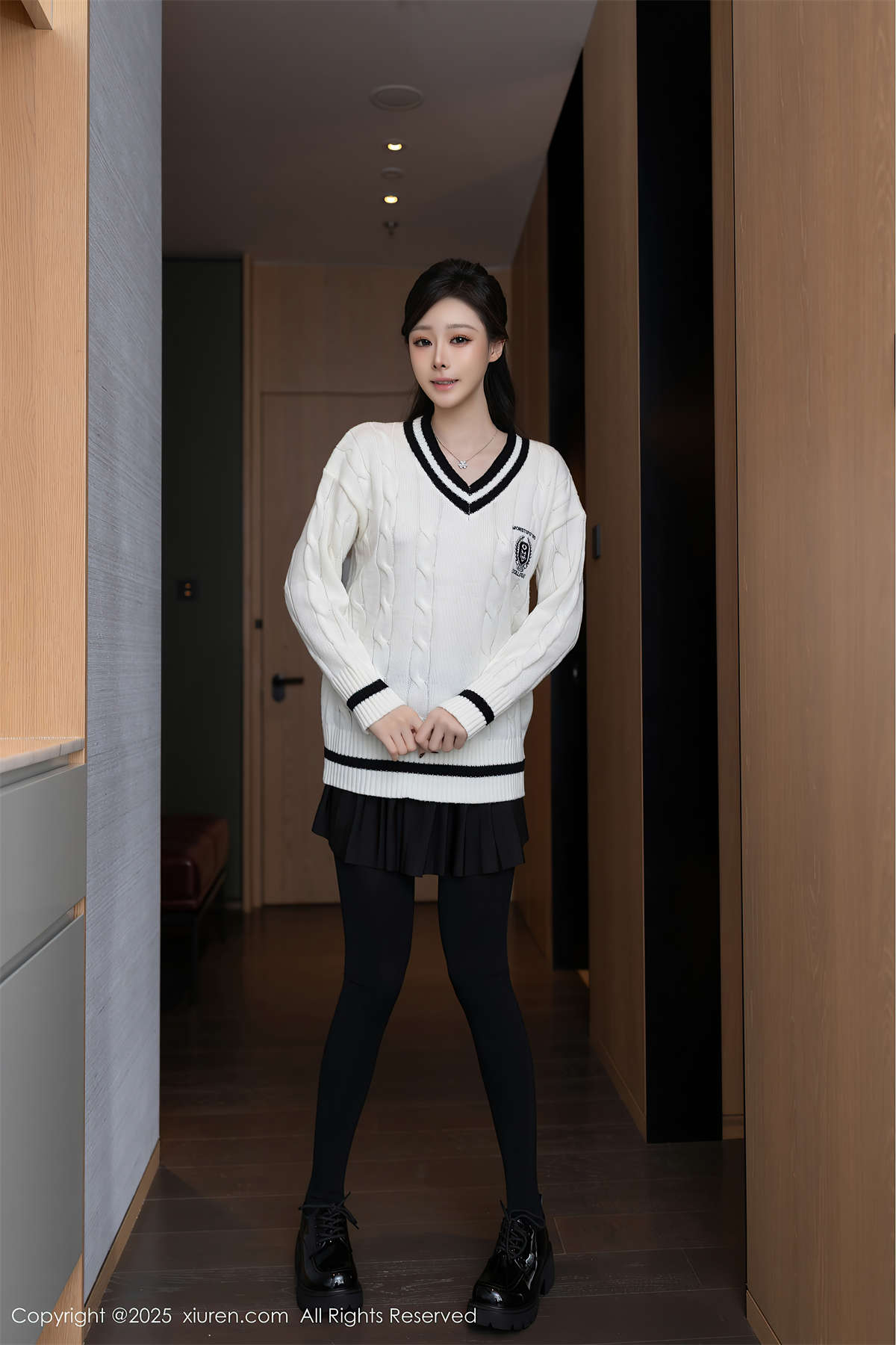 图片[2]-Xiuren秀人网 2025.03.07 NO.9986 小逗逗-日更街拍