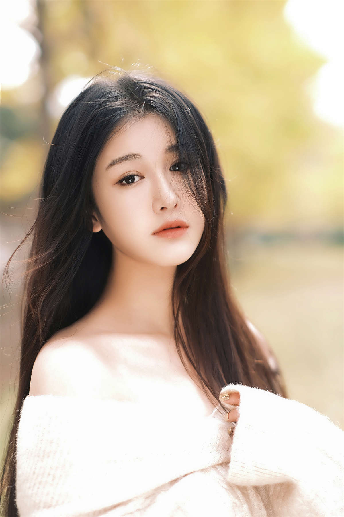 YITUYU艺图语 2024.03.13 秋日银杏下的少女情怀 尚熠晗Momooly-日更街拍