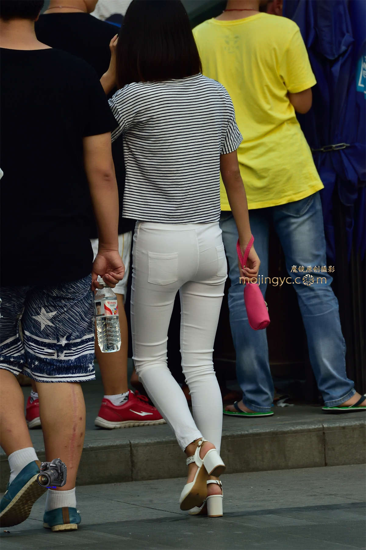 图片[2]-2016-05-23紧薄白裤少妇17张-日更街拍