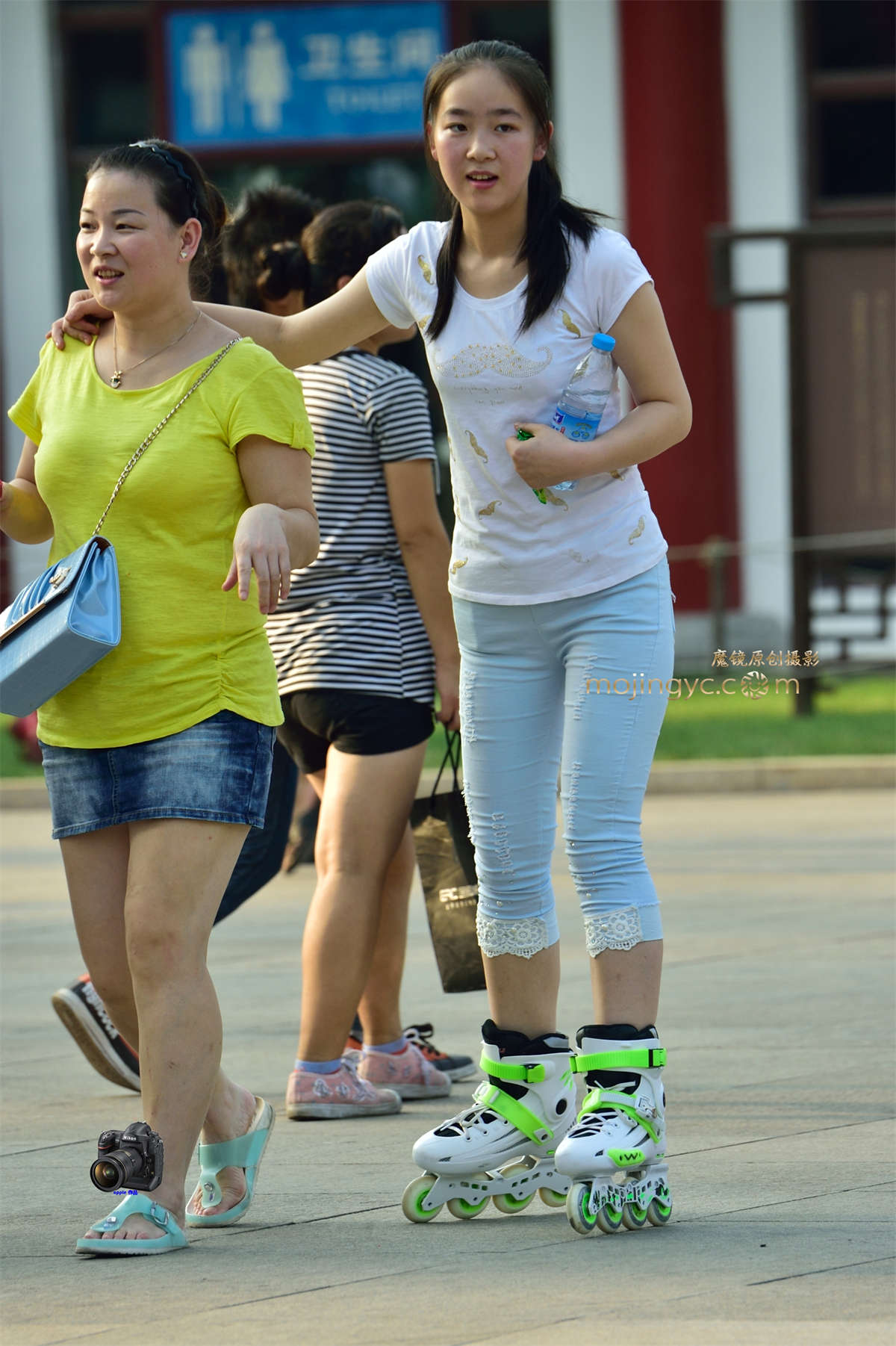 图片[2]-2016-05-26紧身七分裤轮滑小妹26张-日更街拍