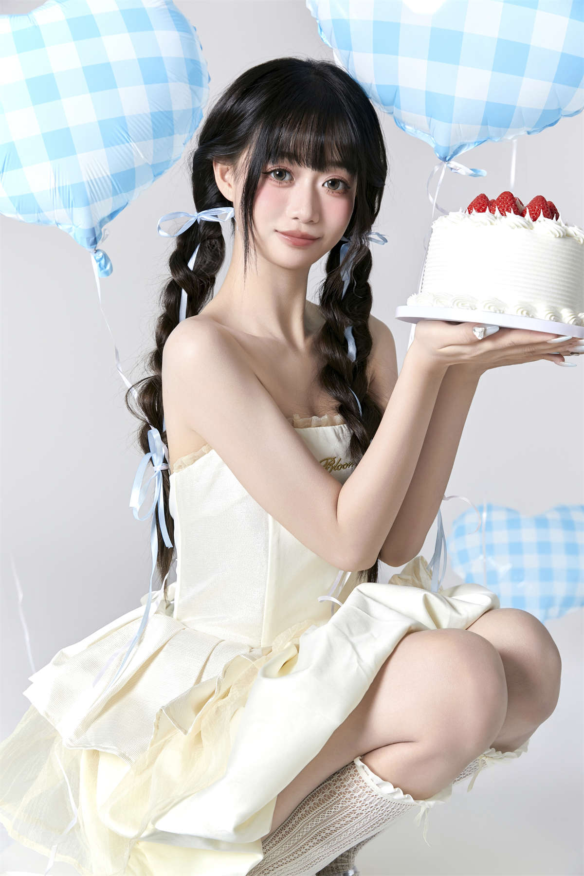 YITUYU艺图语 2024.12.28 蓝色气球生日写真 菠萝包插图1