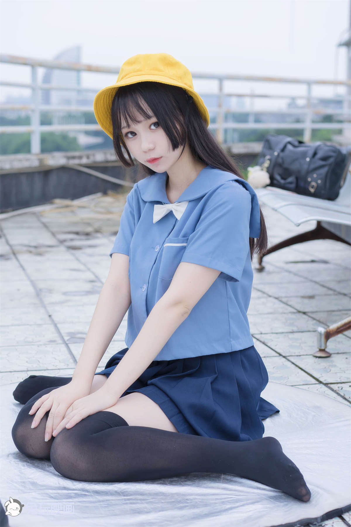 图片[2]-兔玩映画 C12.007 小黄帽女孩-日更街拍