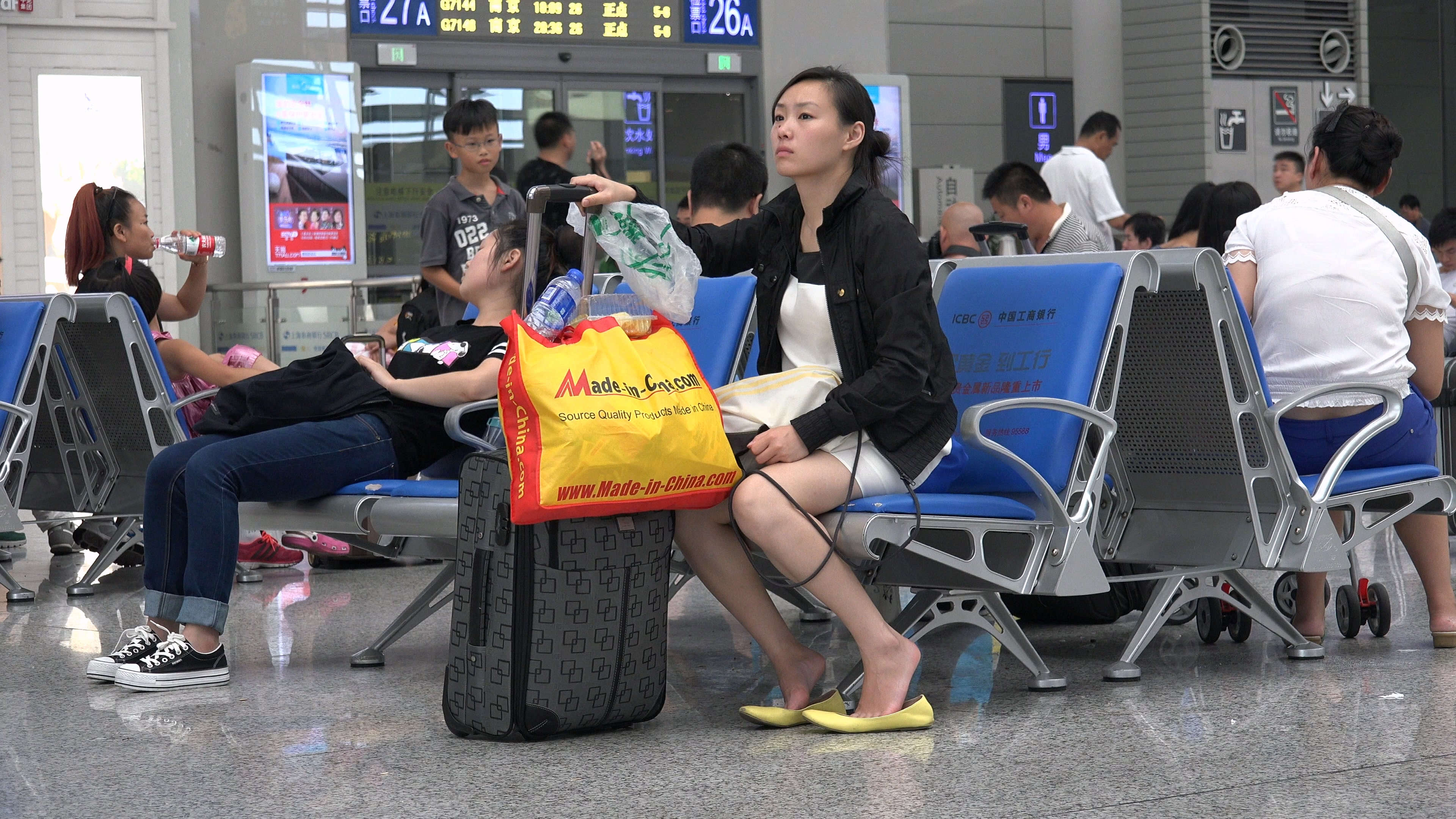 图片[2]-有气质的美女-日更街拍