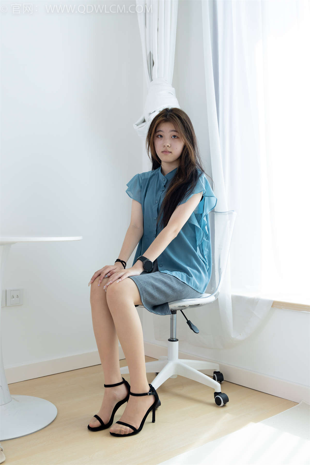 图片[2]-物恋传媒 NO.1682 小谨-穿透湖底的月-日更街拍