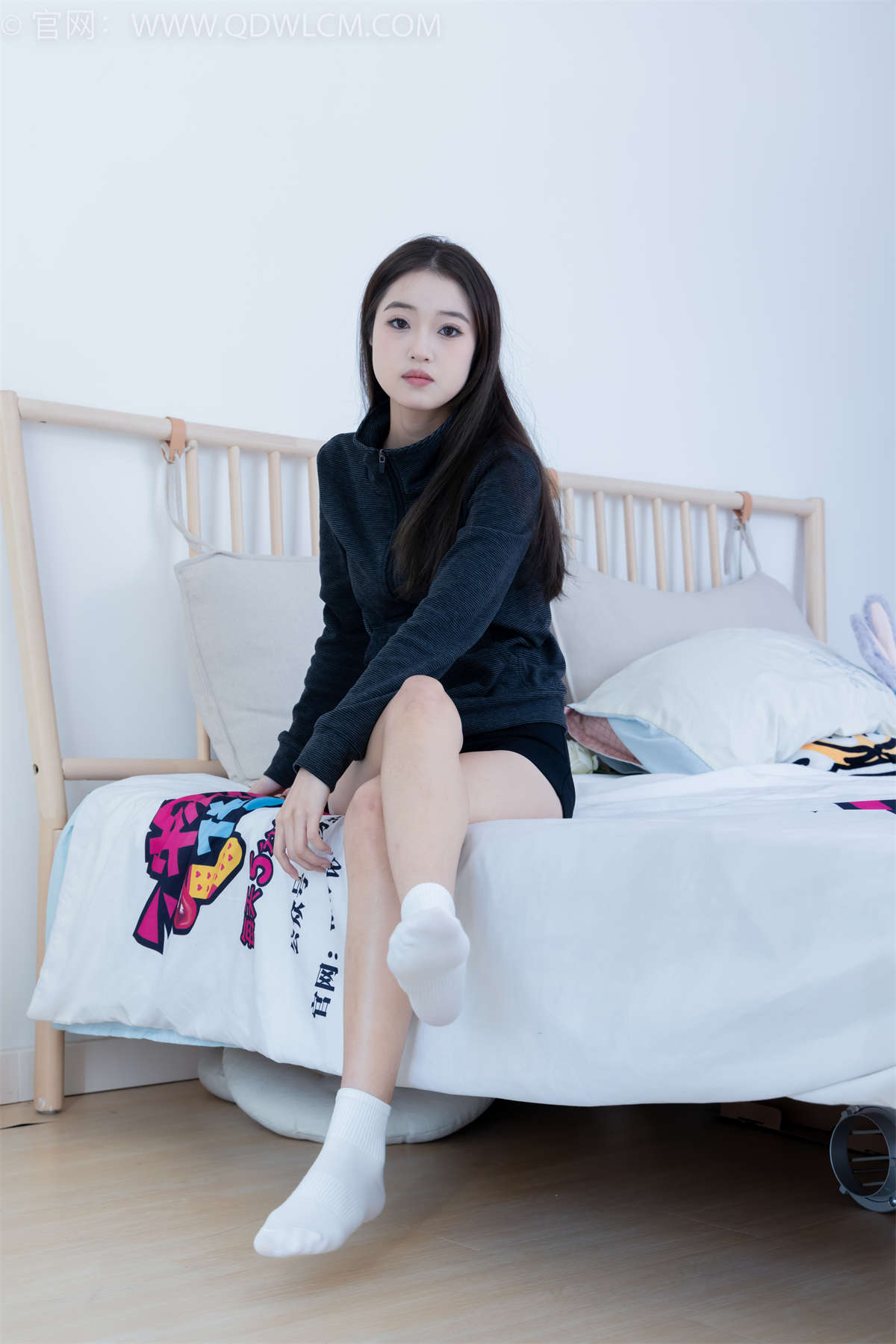 物恋传媒 NO.2194 泛泛-下个路口-日更街拍