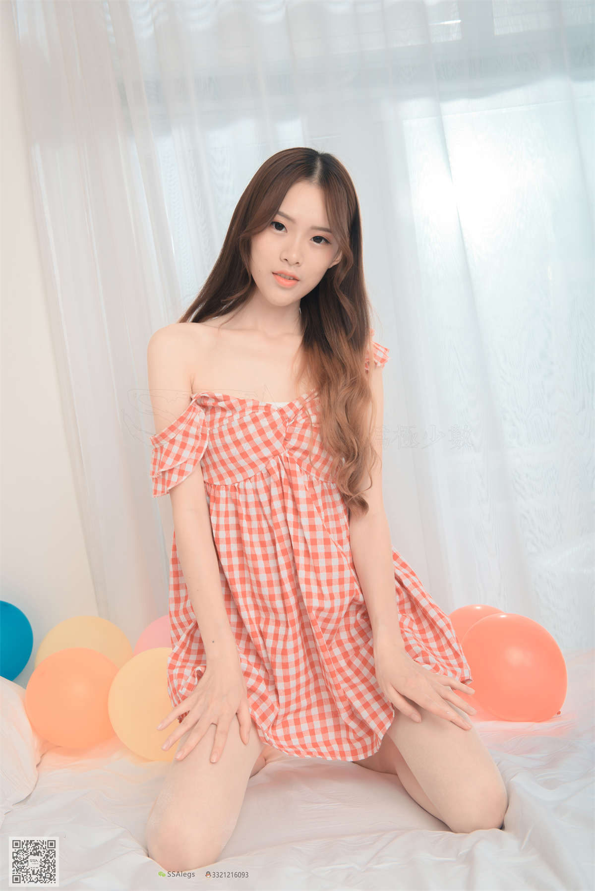 图片[2]-SSA丝社 NO.014 琪琪 闪光开裆丝袜的另一种演绎-日更街拍