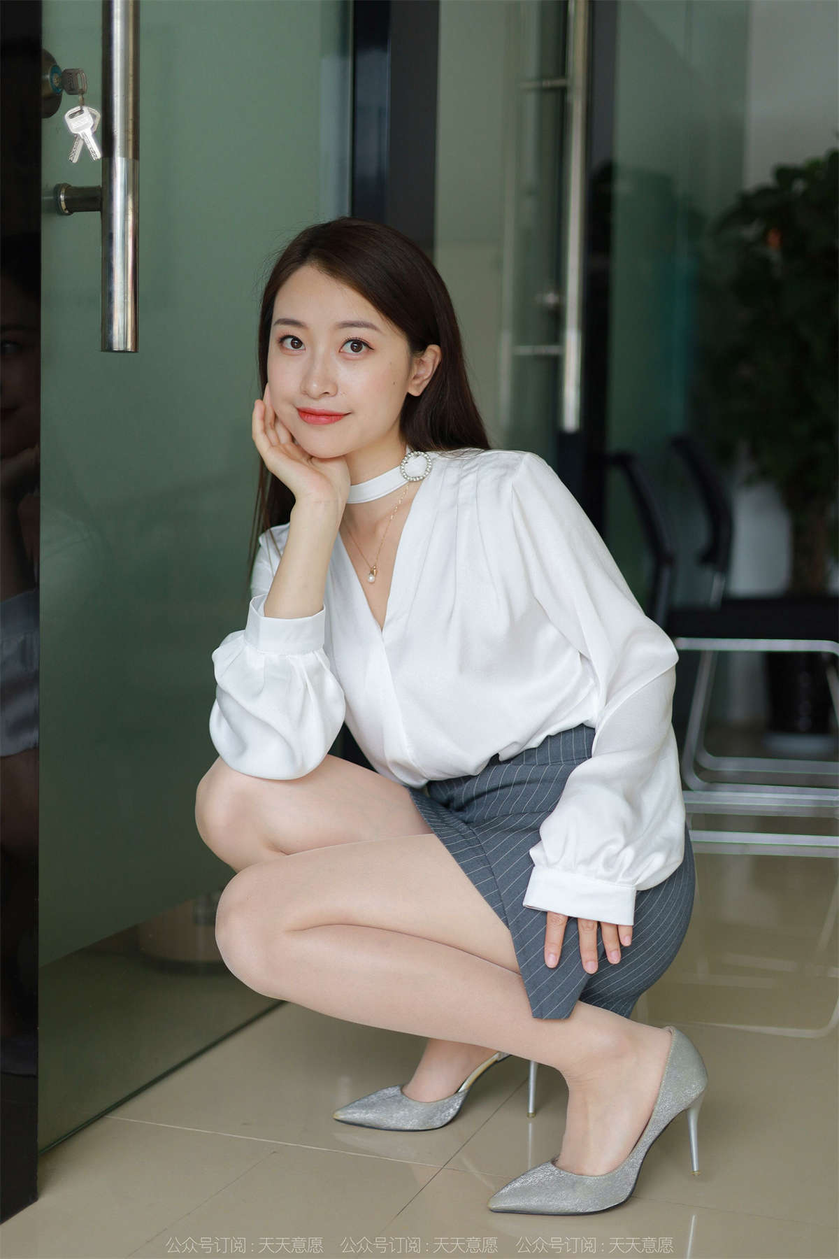 IESS异思趣向 2022.06.21 丝享家1124：小婕 美女接待员-日更街拍