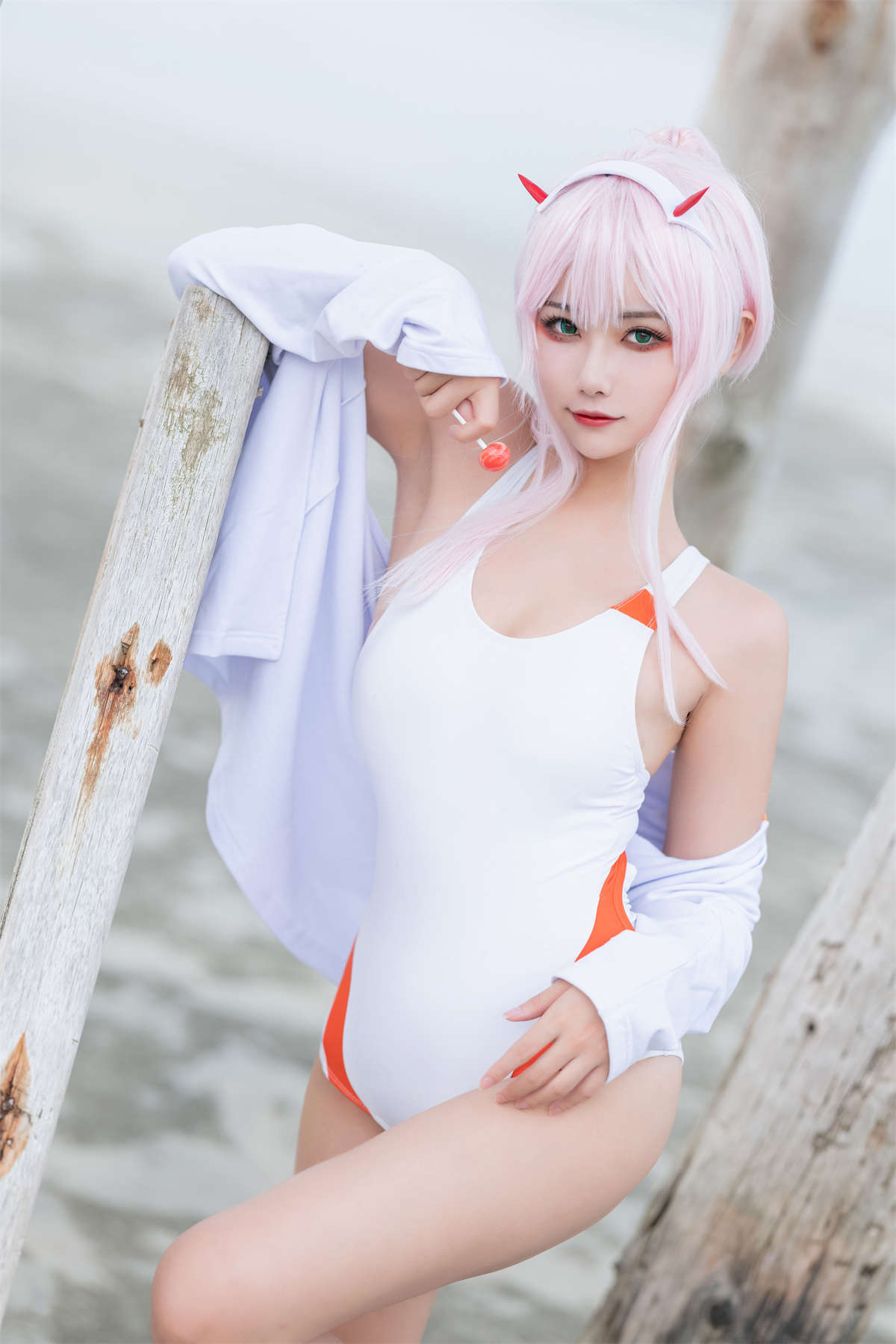 Momoko葵葵 DARLING in the FRANXX 泳装-日更街拍