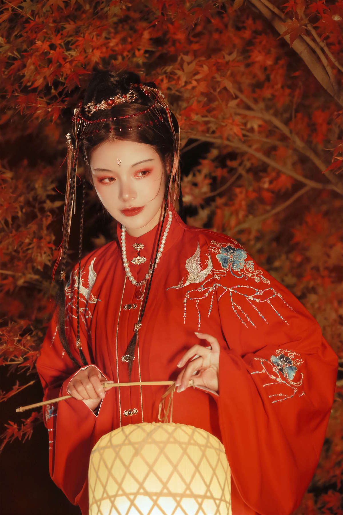 YITUYU艺图语 2022.11.28 莫将圆相换眉颦 阿里马马掌门人插图1