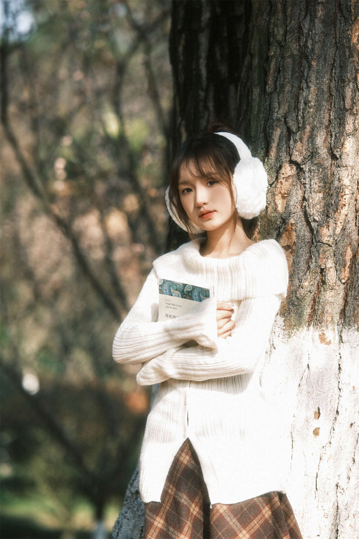 YITUYU艺图语 2024.03.15 草地少女 悲伤肥牛插图1