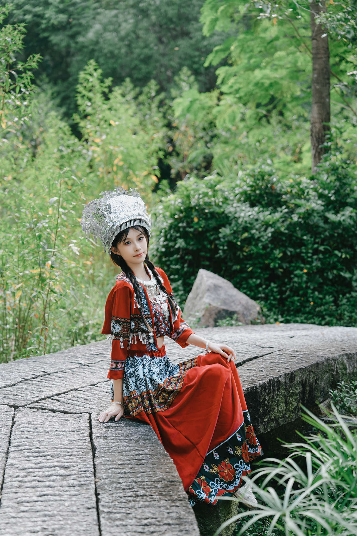 YITUYU艺图语 2024.12.29 苗族大学生 小了个飞象插图1