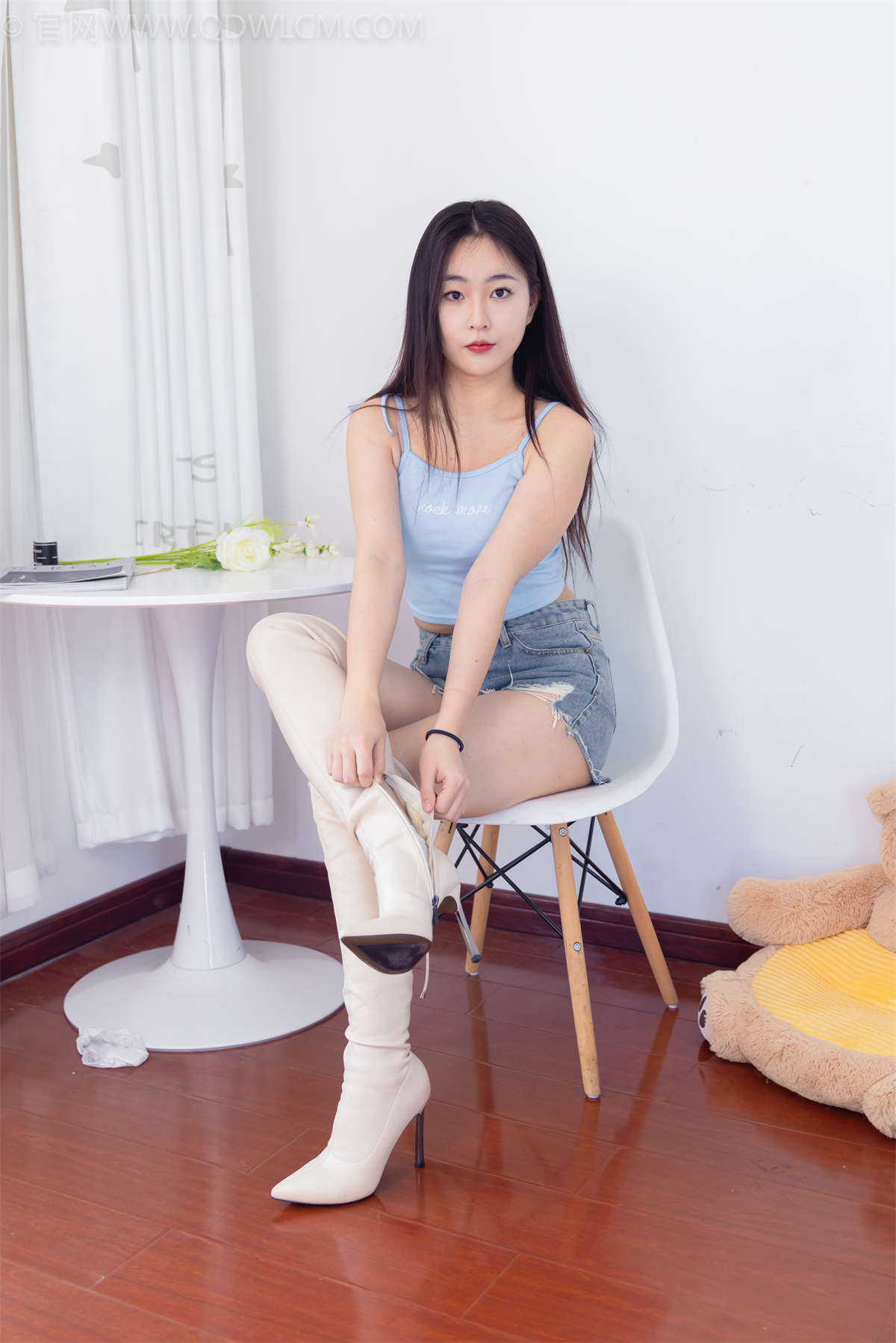 物恋传媒 NO.1442 美兔-蓝色天空-日更街拍