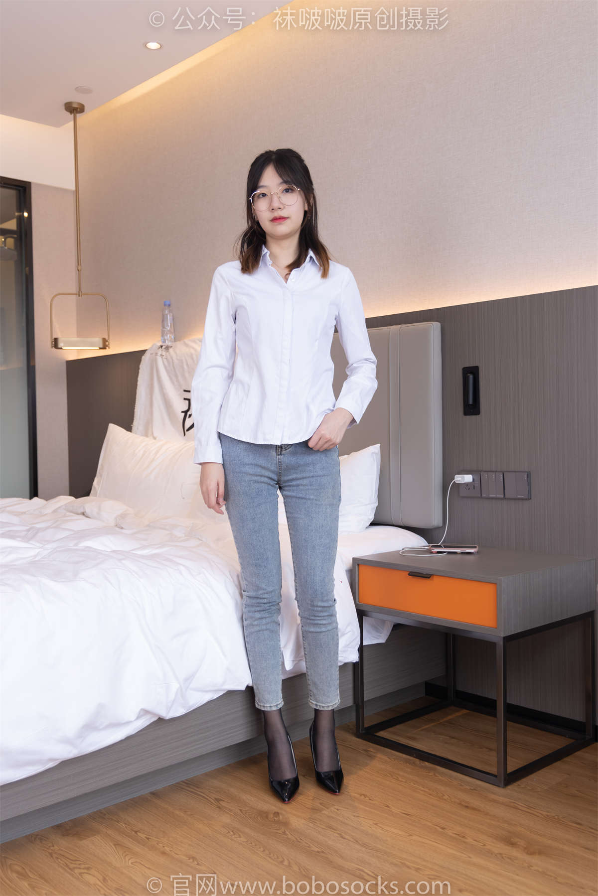 袜啵啵 No.181 小甜豆-高跟鞋、黑丝（脚尖微加固款）、裤里丝 花絮版-日更街拍