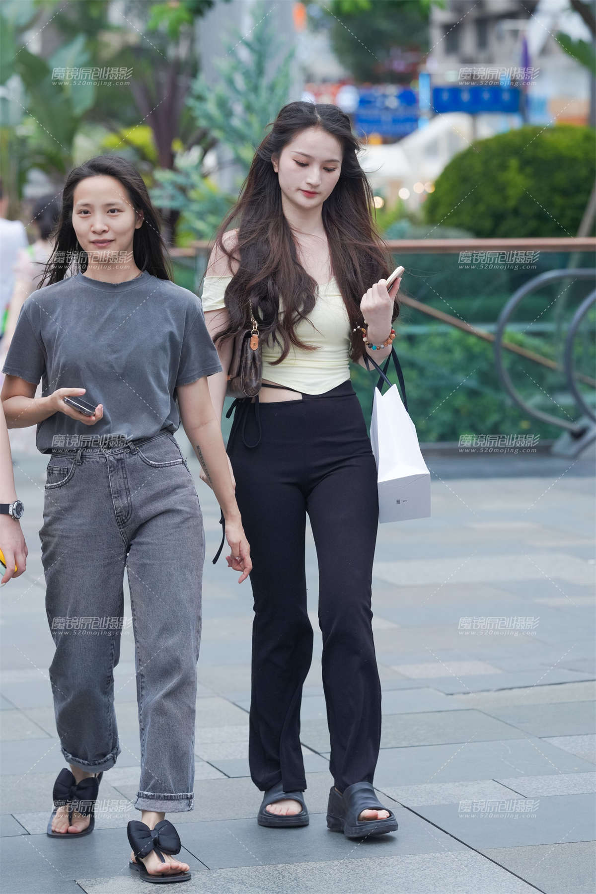 图片[2]-黑裤美眉-日更街拍