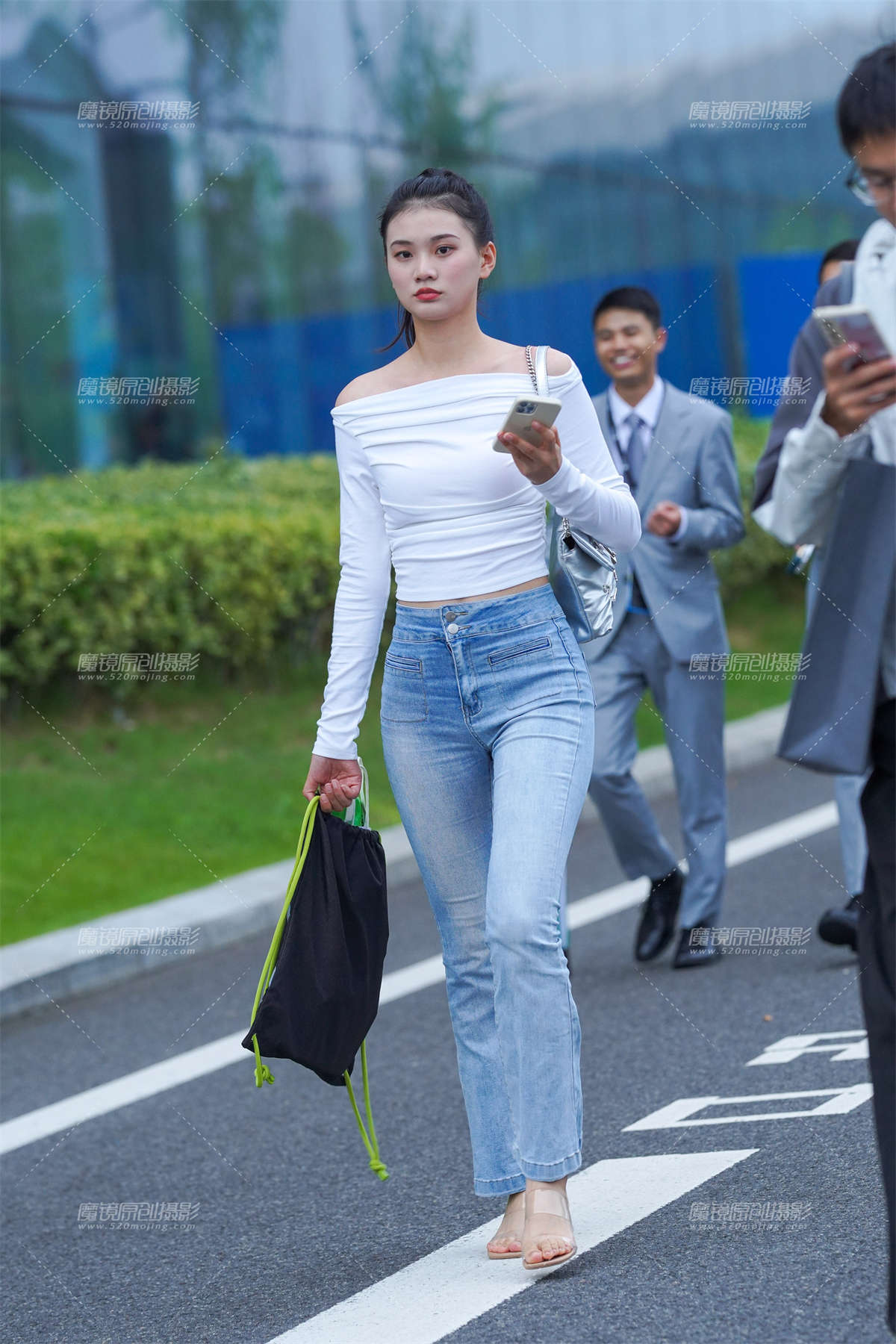 图片[2]-紧牛美眉-日更街拍