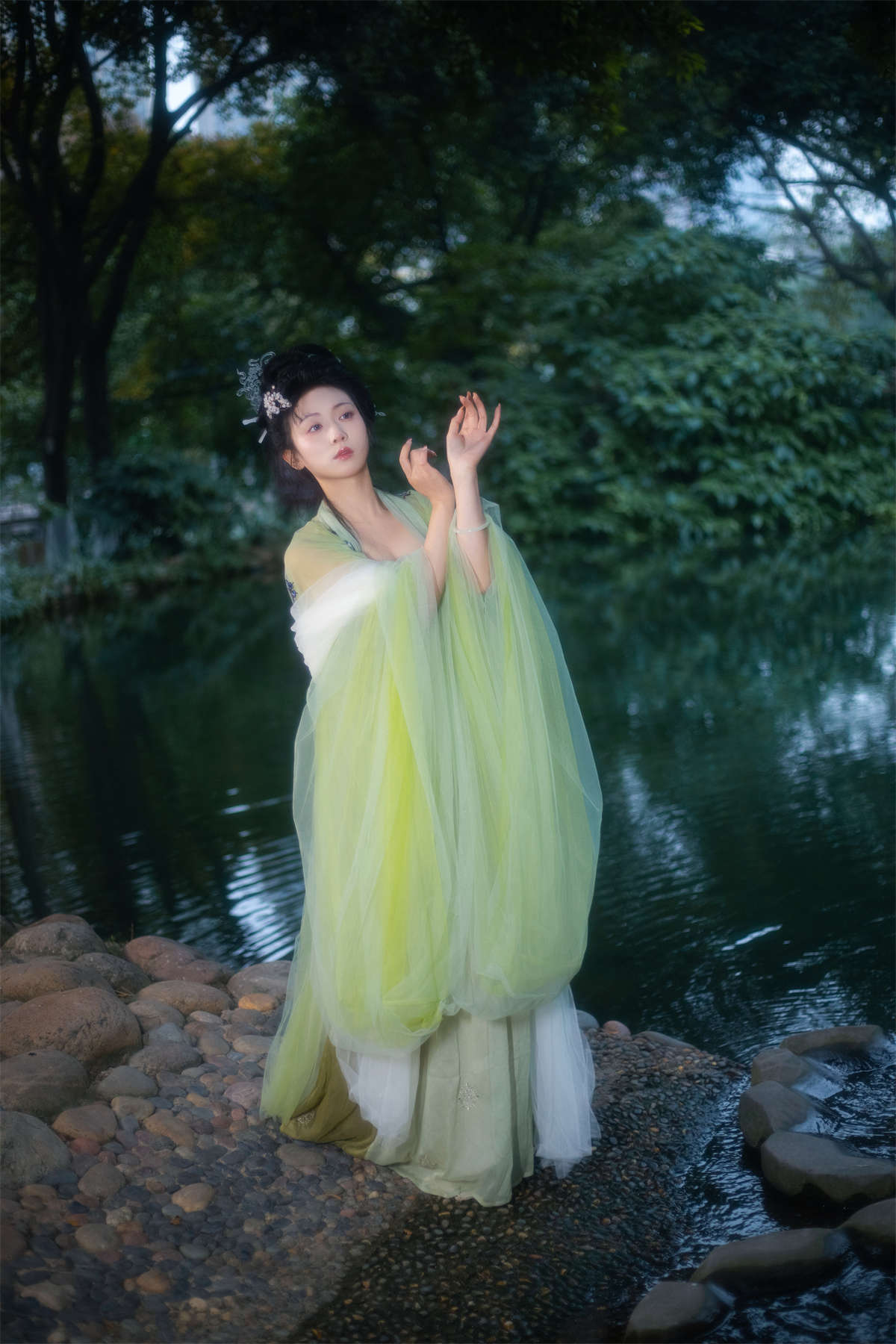 YITUYU艺图语 2024.04.15 绿野仙踪 落雨清玲插图1