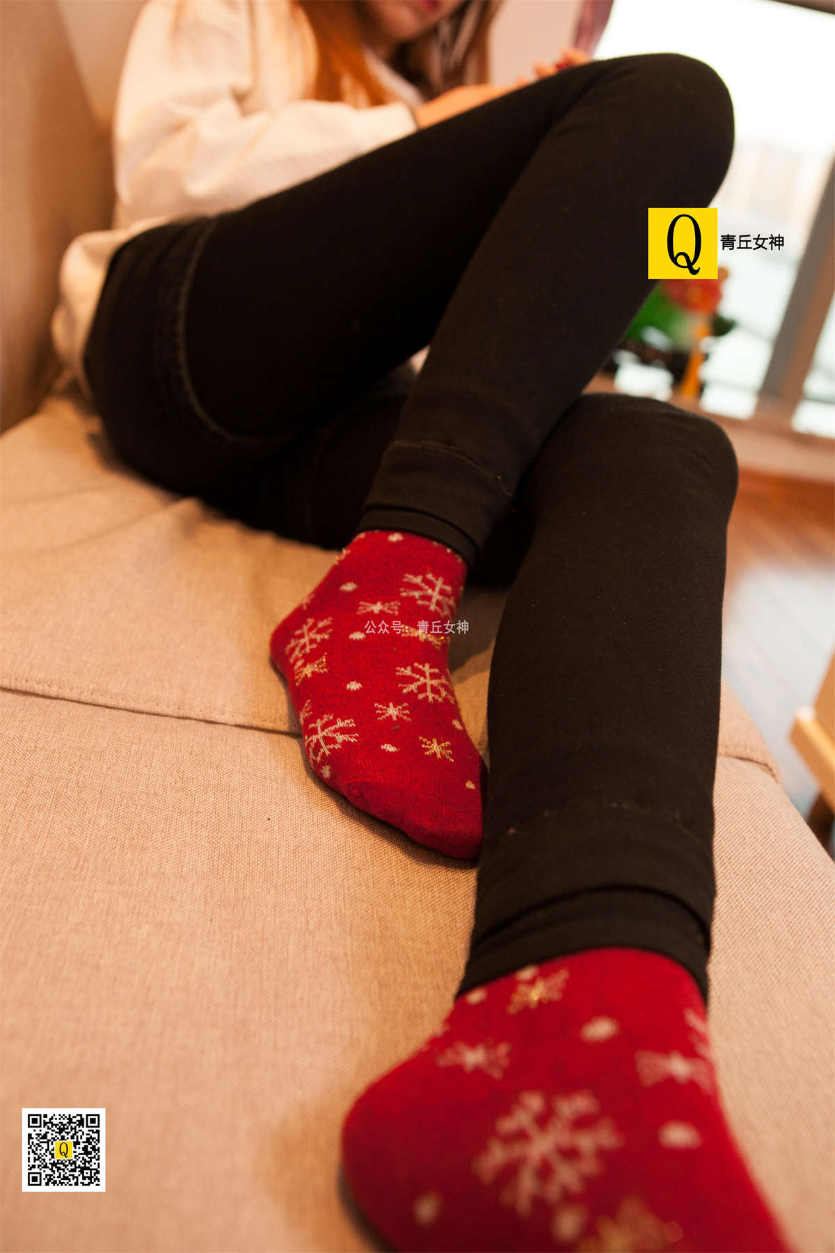 图片[2]-青丘女神 NO.075 2017.12.24 秋秋 居家棉袜过圣诞-日更街拍
