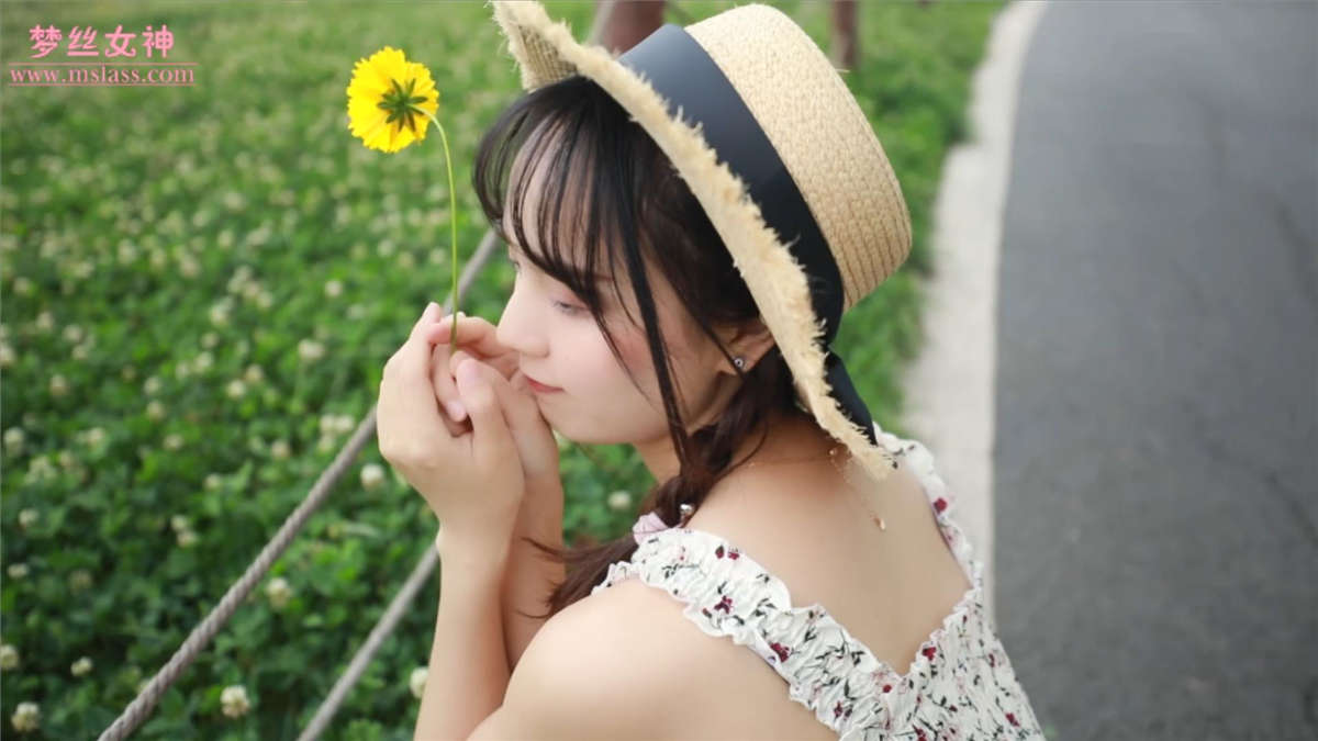 2019.05.29 玥玥 田园的凉拖丝袜-日更街拍